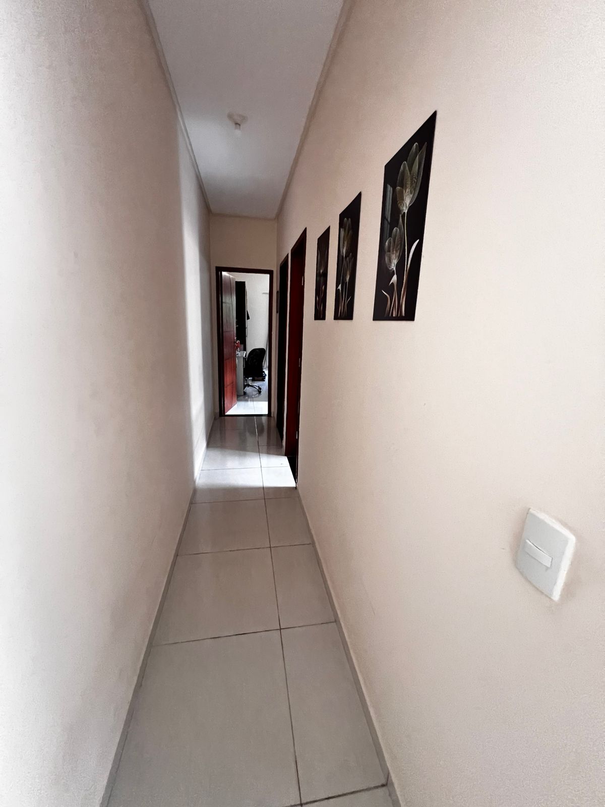 Vende bela casa no bairro Santa Isabel