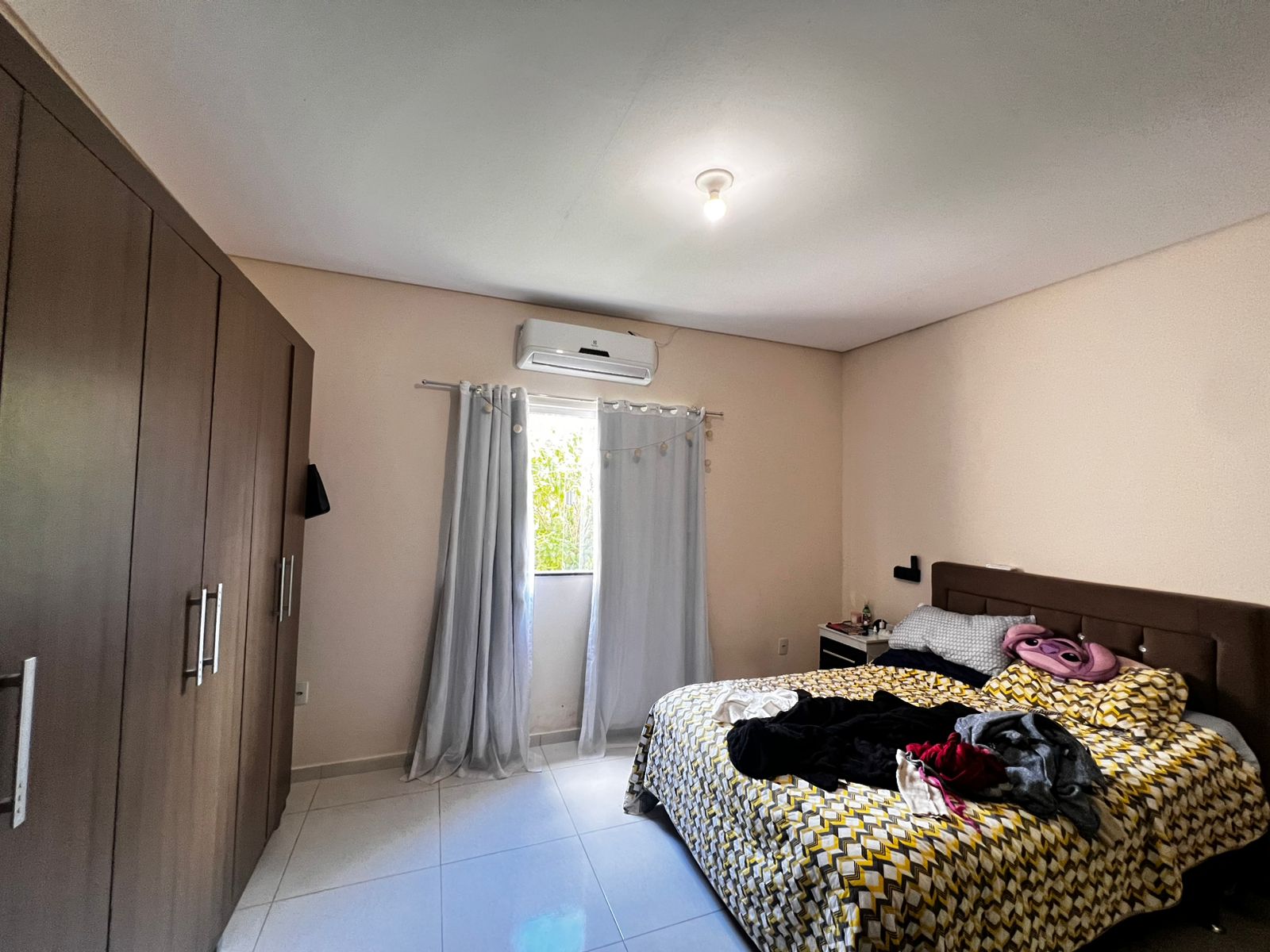 Vende bela casa no bairro Santa Isabel