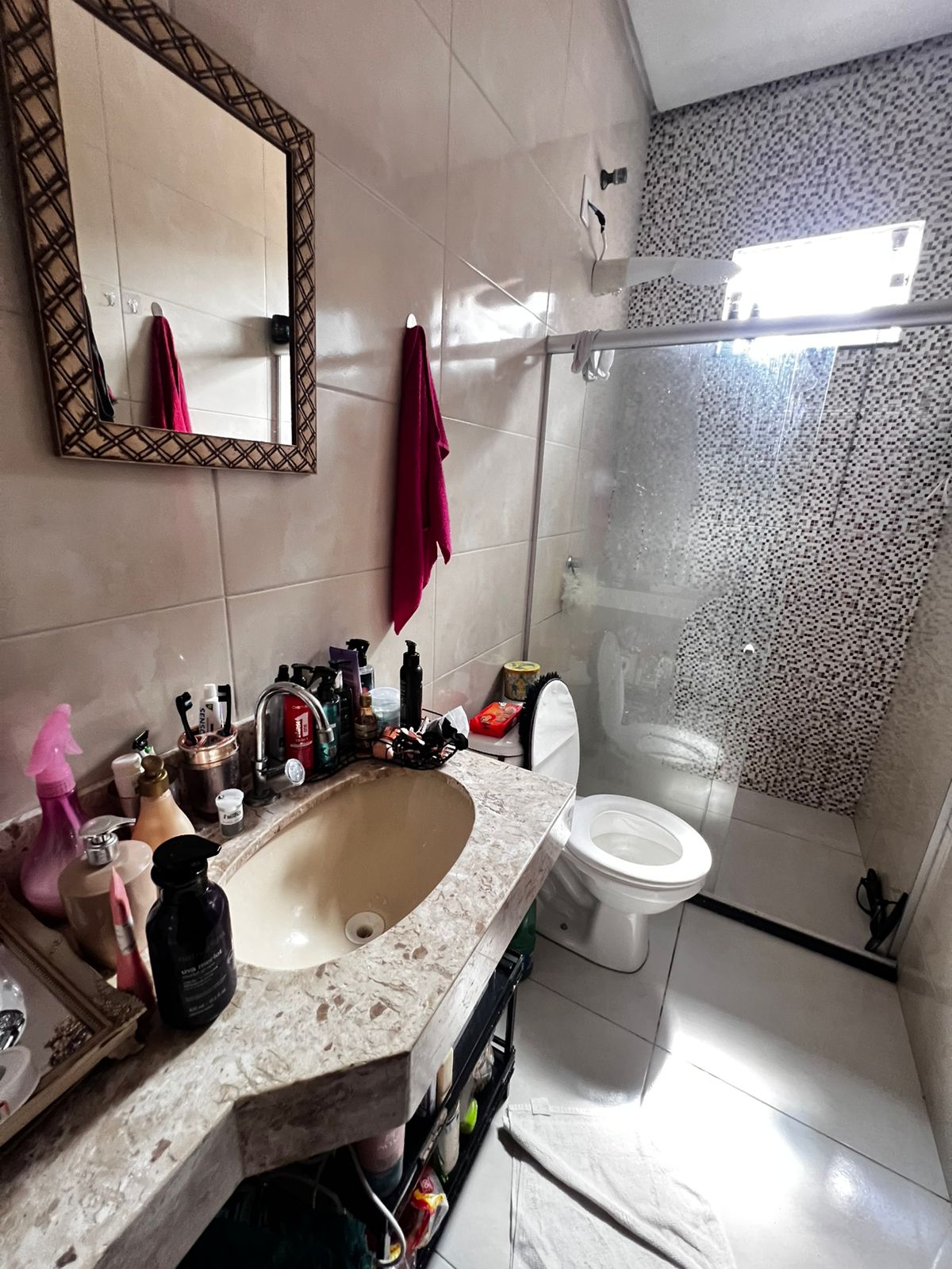 Vende bela casa no bairro Santa Isabel