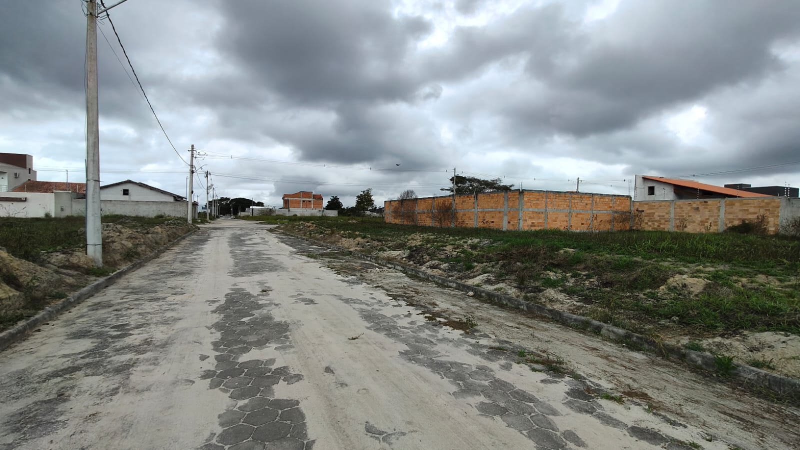 Vende Excelente Terreno com parcelas  no Parque das Flores