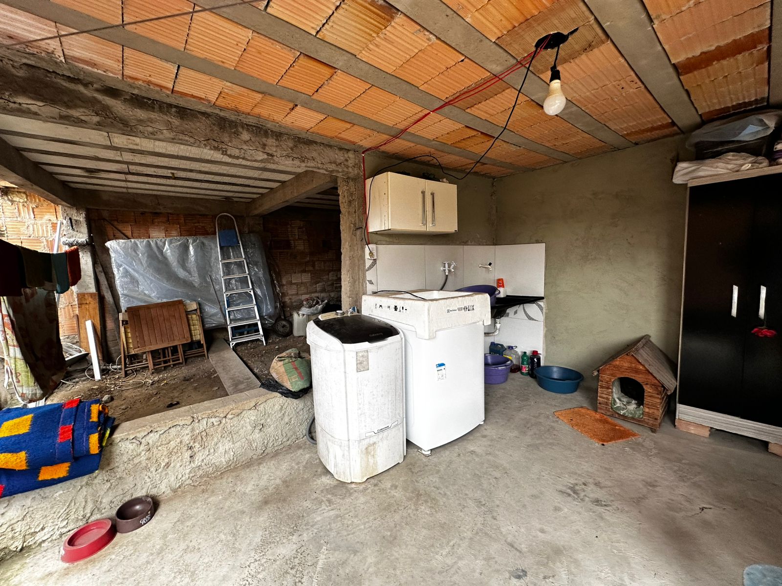 Vende casa no bairro Moises Reis