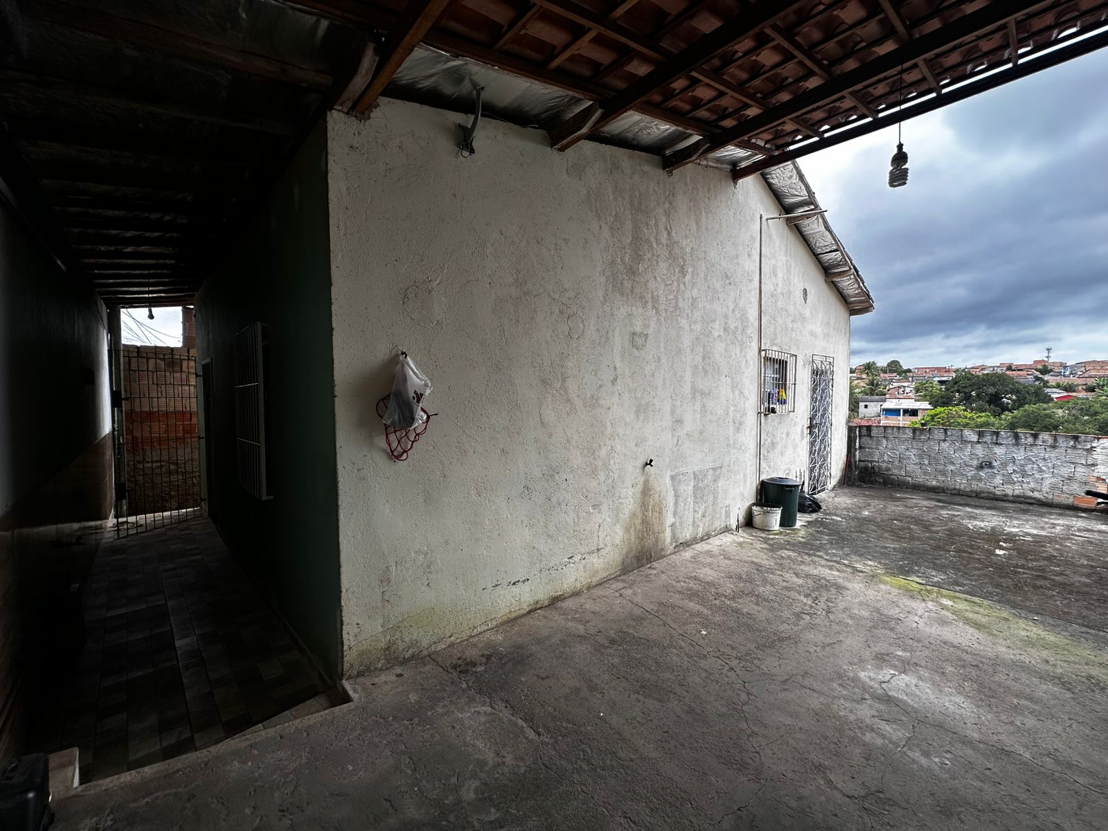 Vende casa no bairro Moises Reis