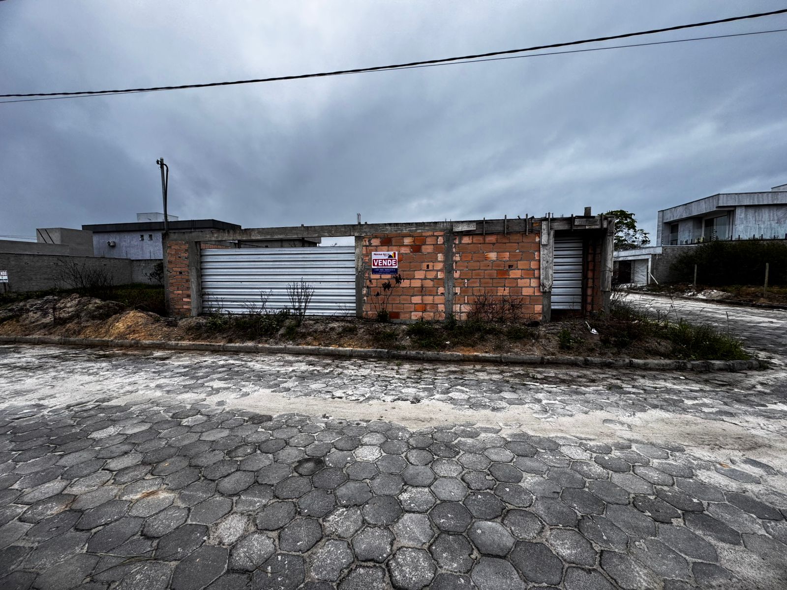 Vende terreno murado no Parque das Flores