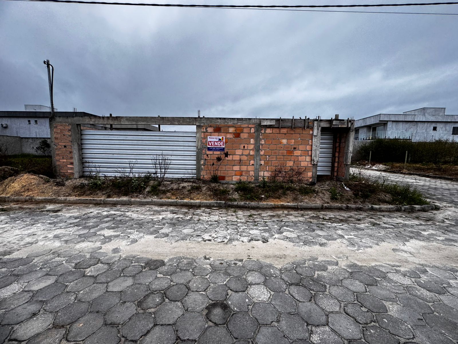 Vende terreno murado no Parque das Flores