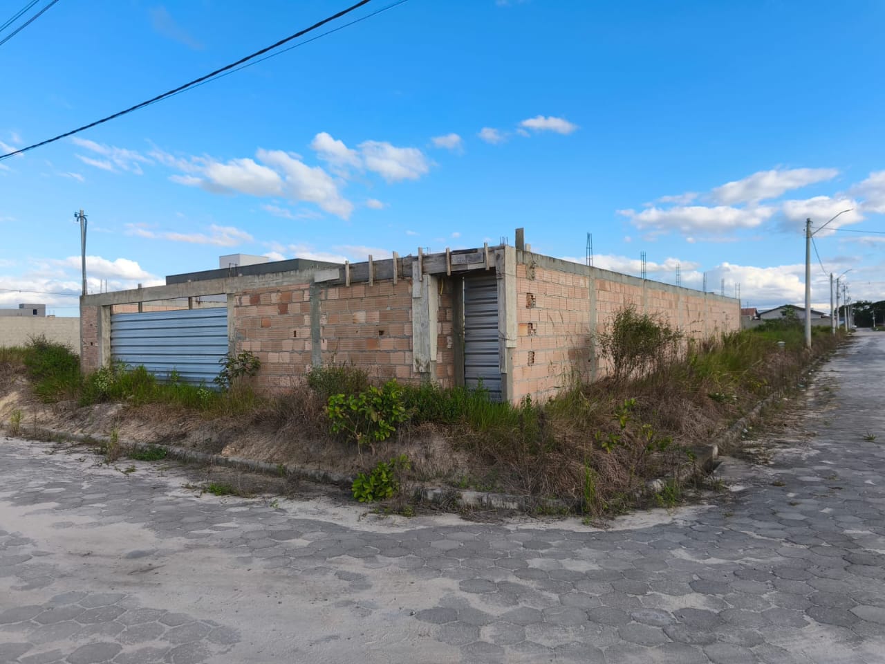 Vende terreno murado no Parque das Flores