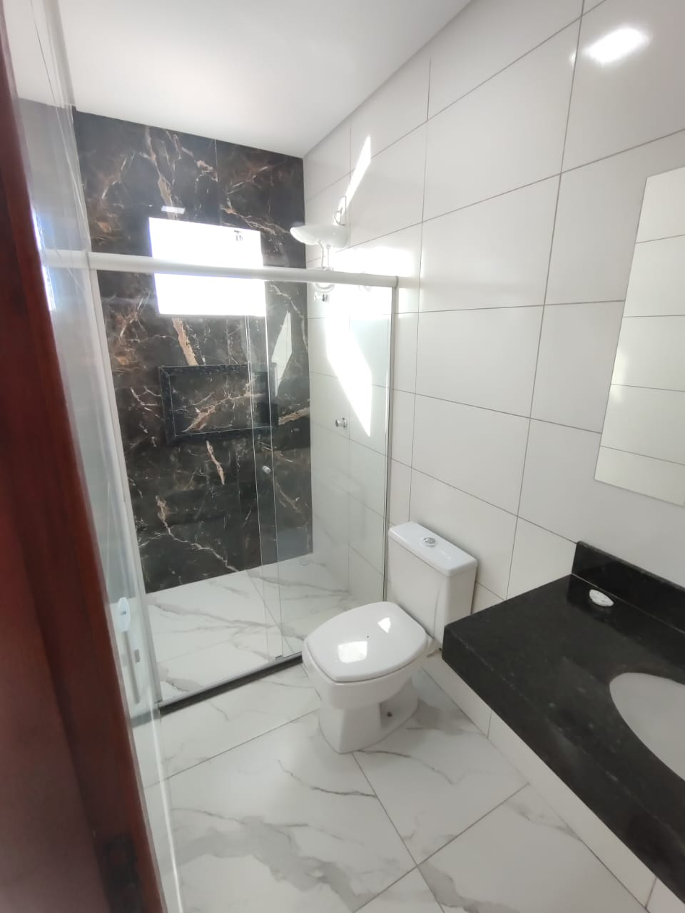 Aluga Apartamento Novo de 2/4 na Av. Porto Seguro (2°Andar)