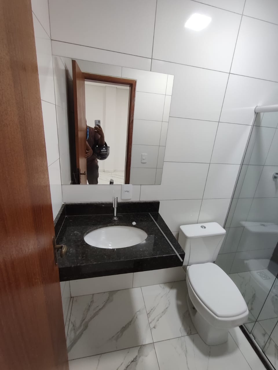 Aluga Apartamento Novo de 2/4 na Av. Porto Seguro (2°Andar)