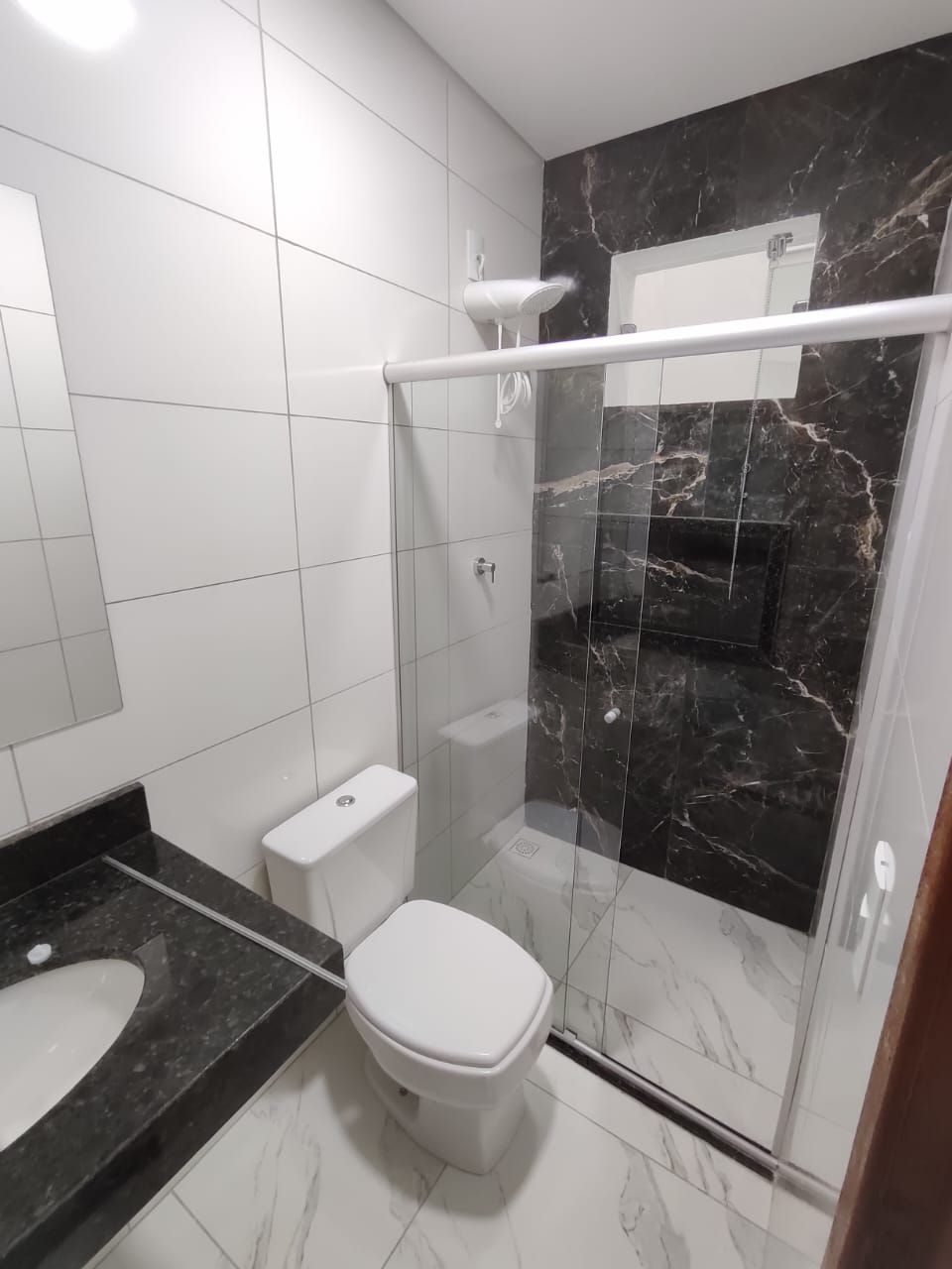 Aluga Apartamento Novo de 2/4 na Av. Porto Seguro (2°Andar)