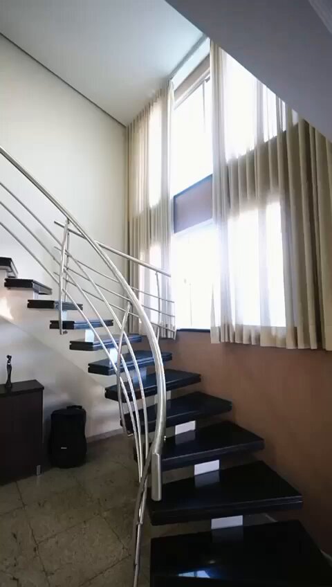 Vende Casa Duplex no Centro