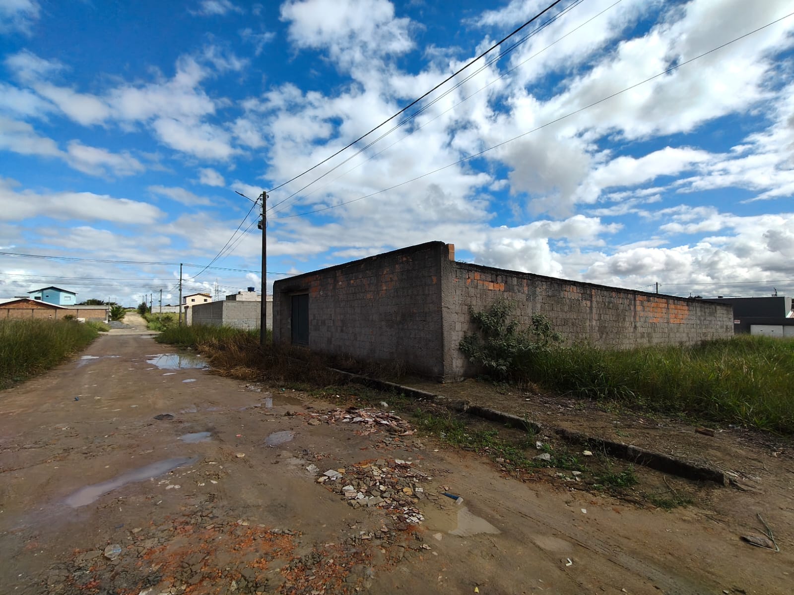 VENDE TERRENO NO ENCANTO DAS AGUAS