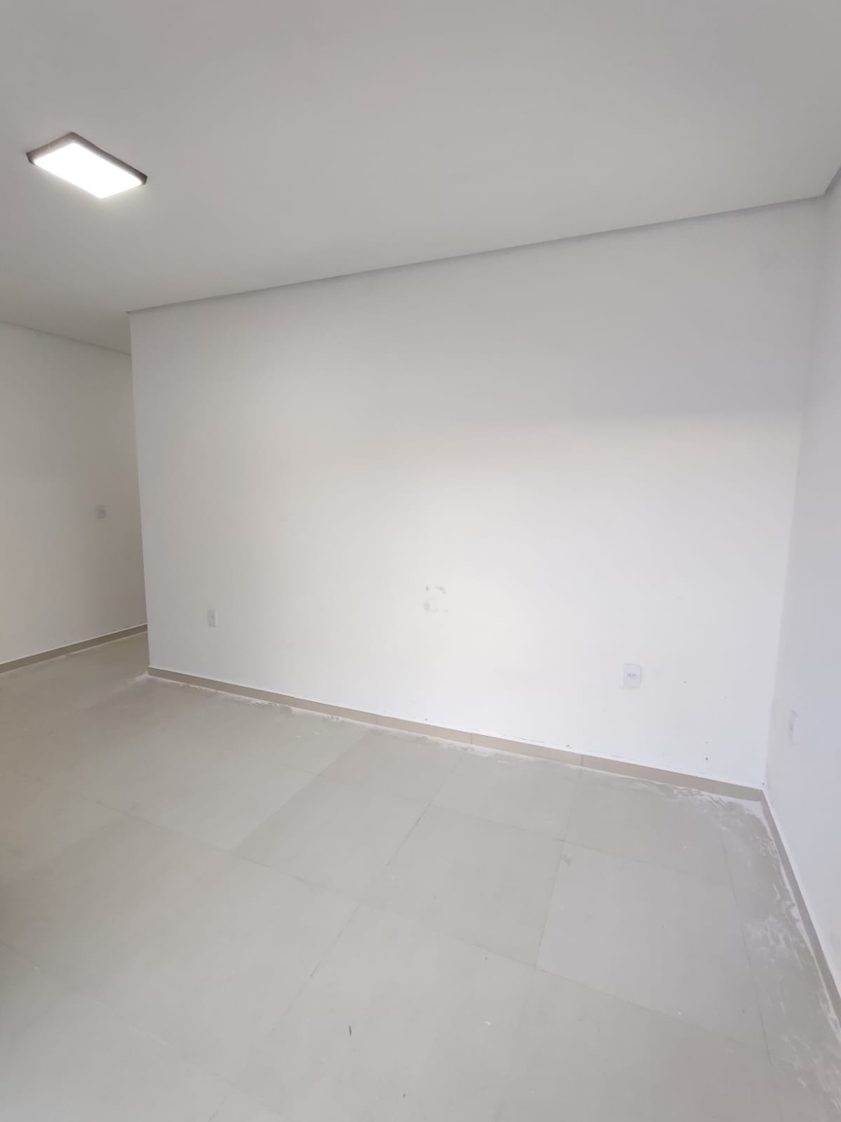 Vende Casa Nova no bairro Dinah Borges