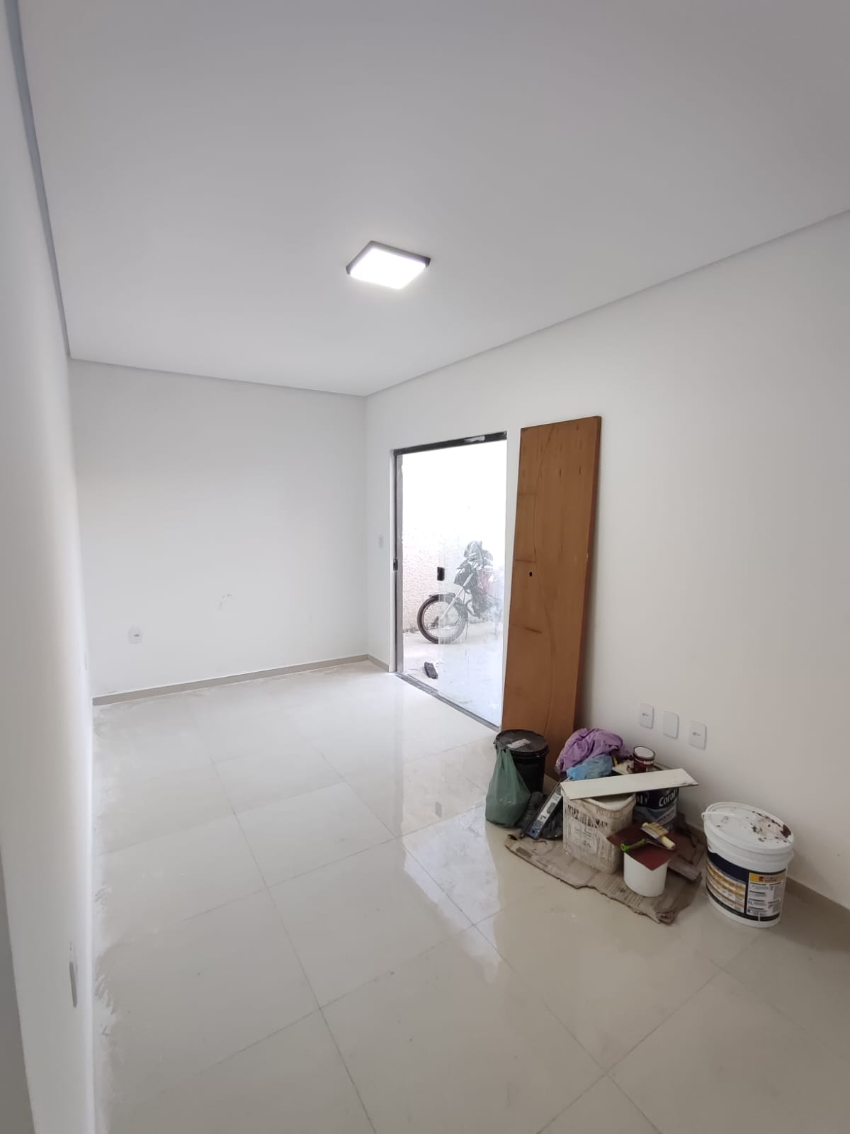 Vende Casa Nova no bairro Dinah Borges