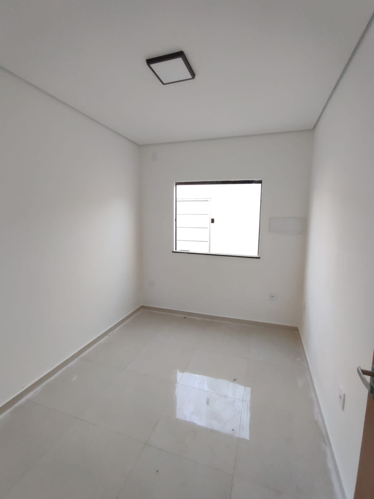 Vende Casa Nova no bairro Dinah Borges