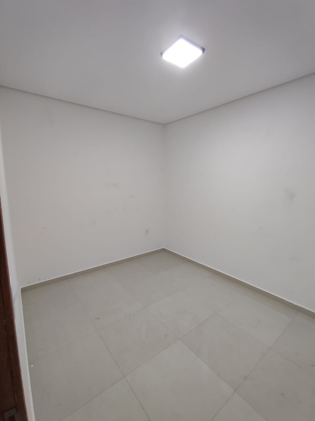 Vende Casa Nova no bairro Dinah Borges