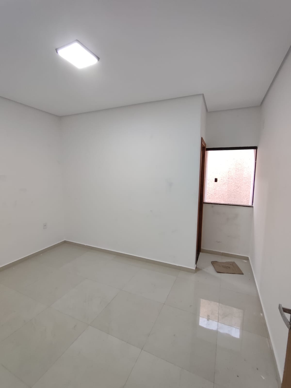 Vende Casa Nova no bairro Dinah Borges