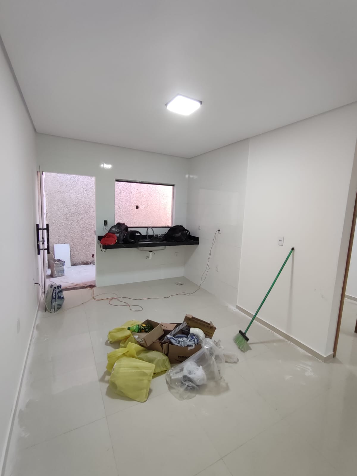 Vende Casa Nova no bairro Dinah Borges