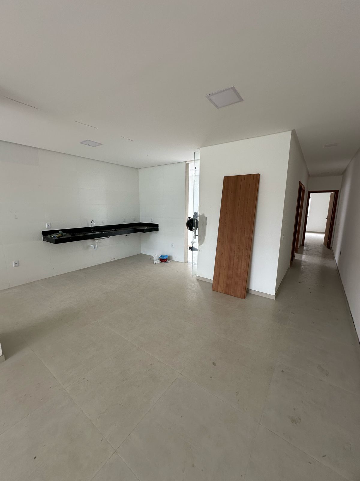 Vende Casa com Laje no Santa Isabel