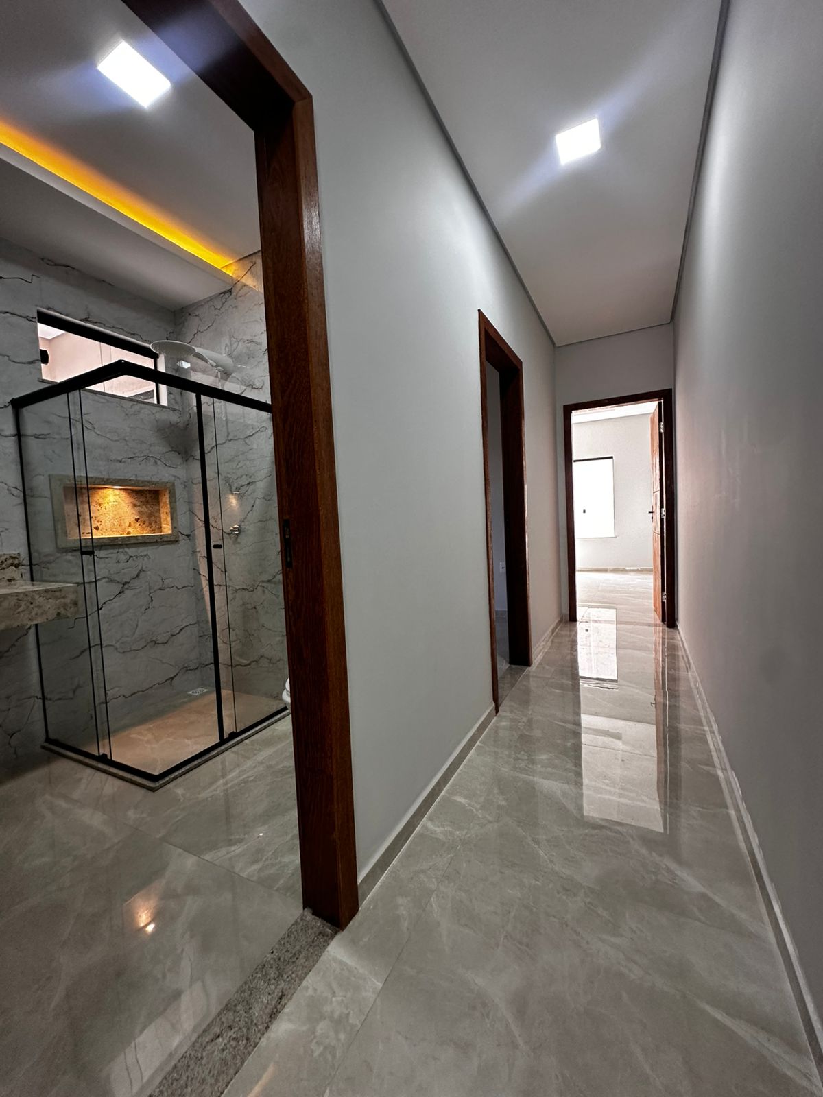 Vende Casa Com Acabamento Premium  Bairro Dinah Borges
