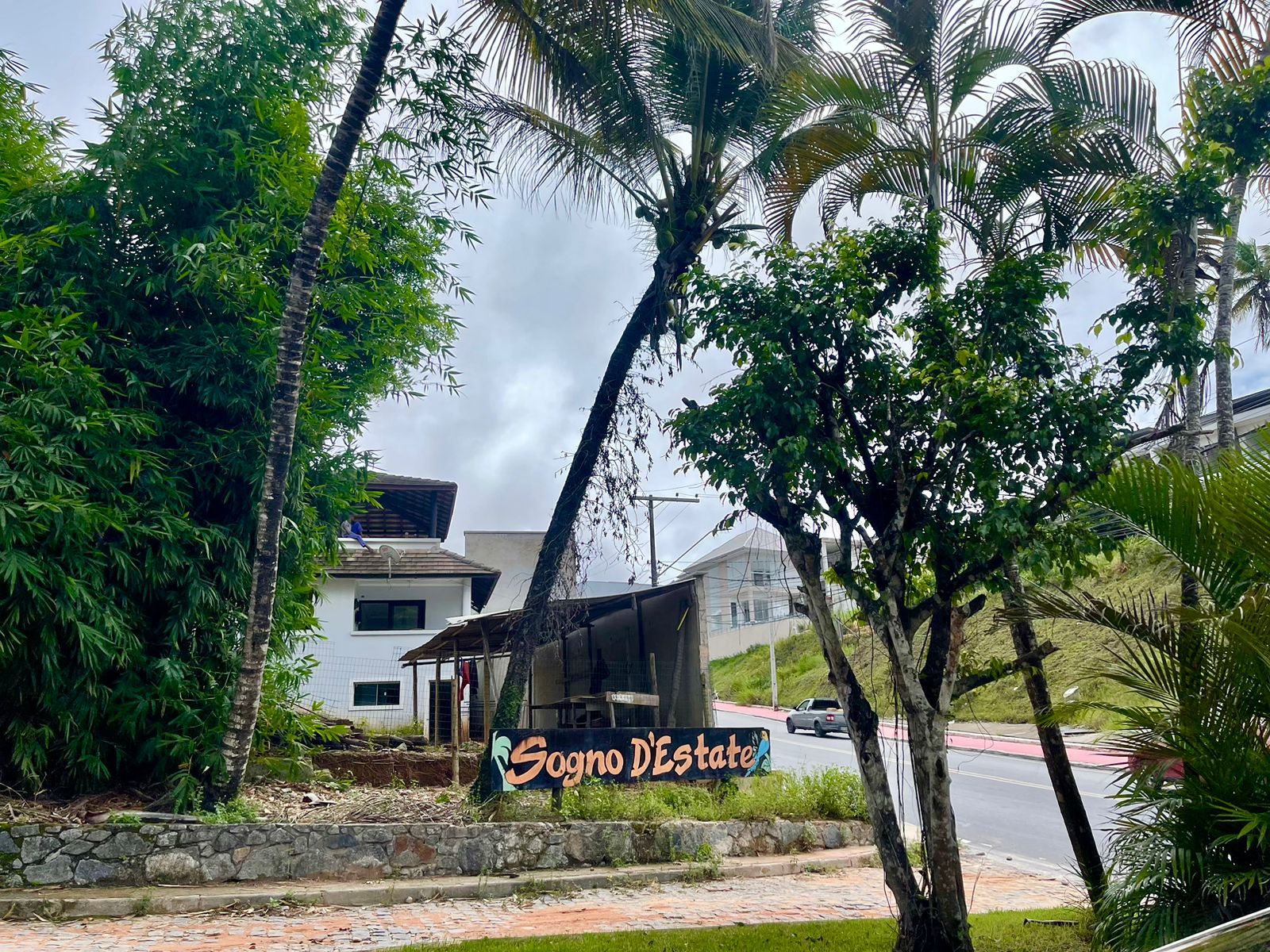 Vende apartamento mobiliado em  Porto Seguro