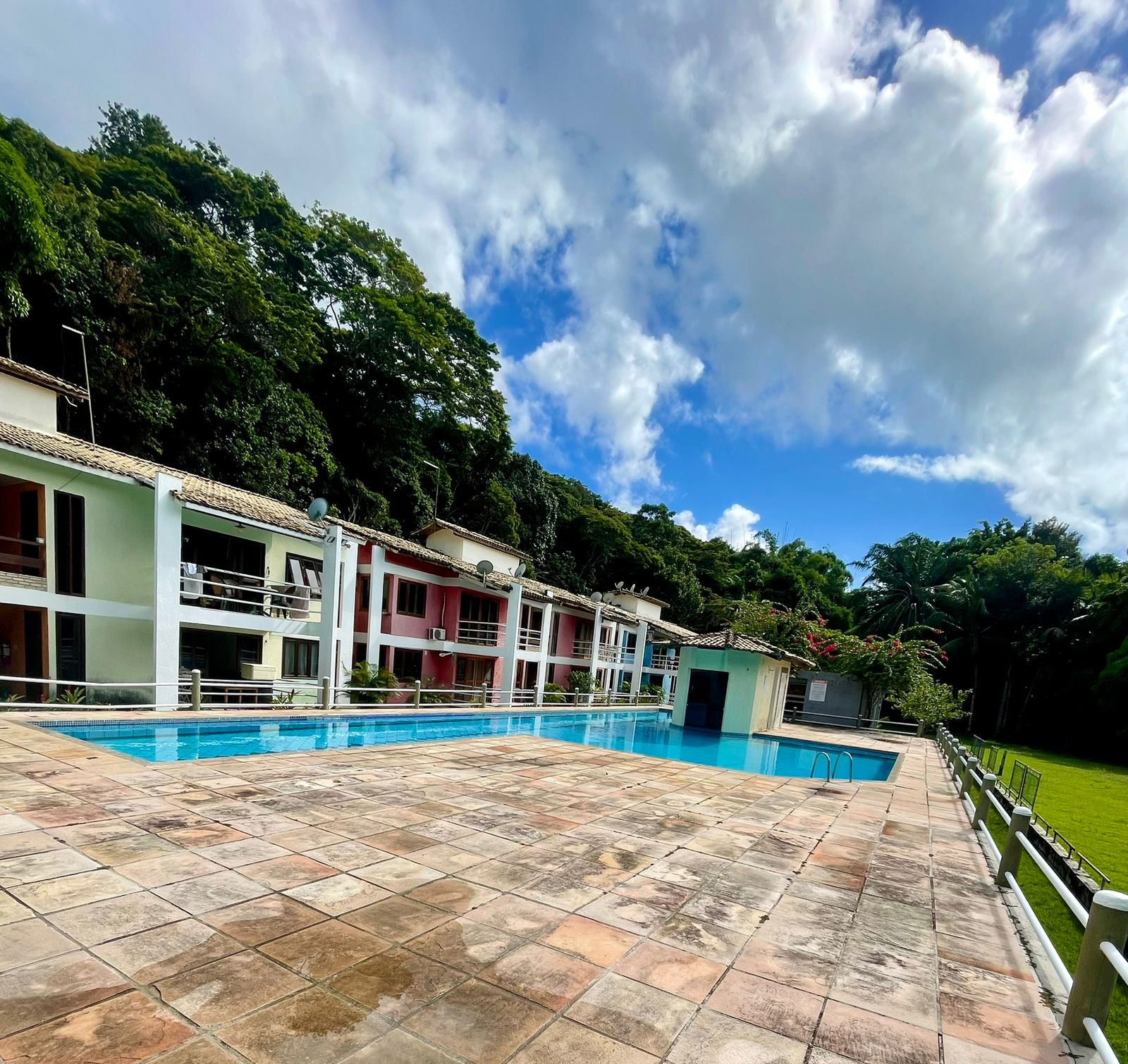 Vende apartamento mobiliado em  Porto Seguro