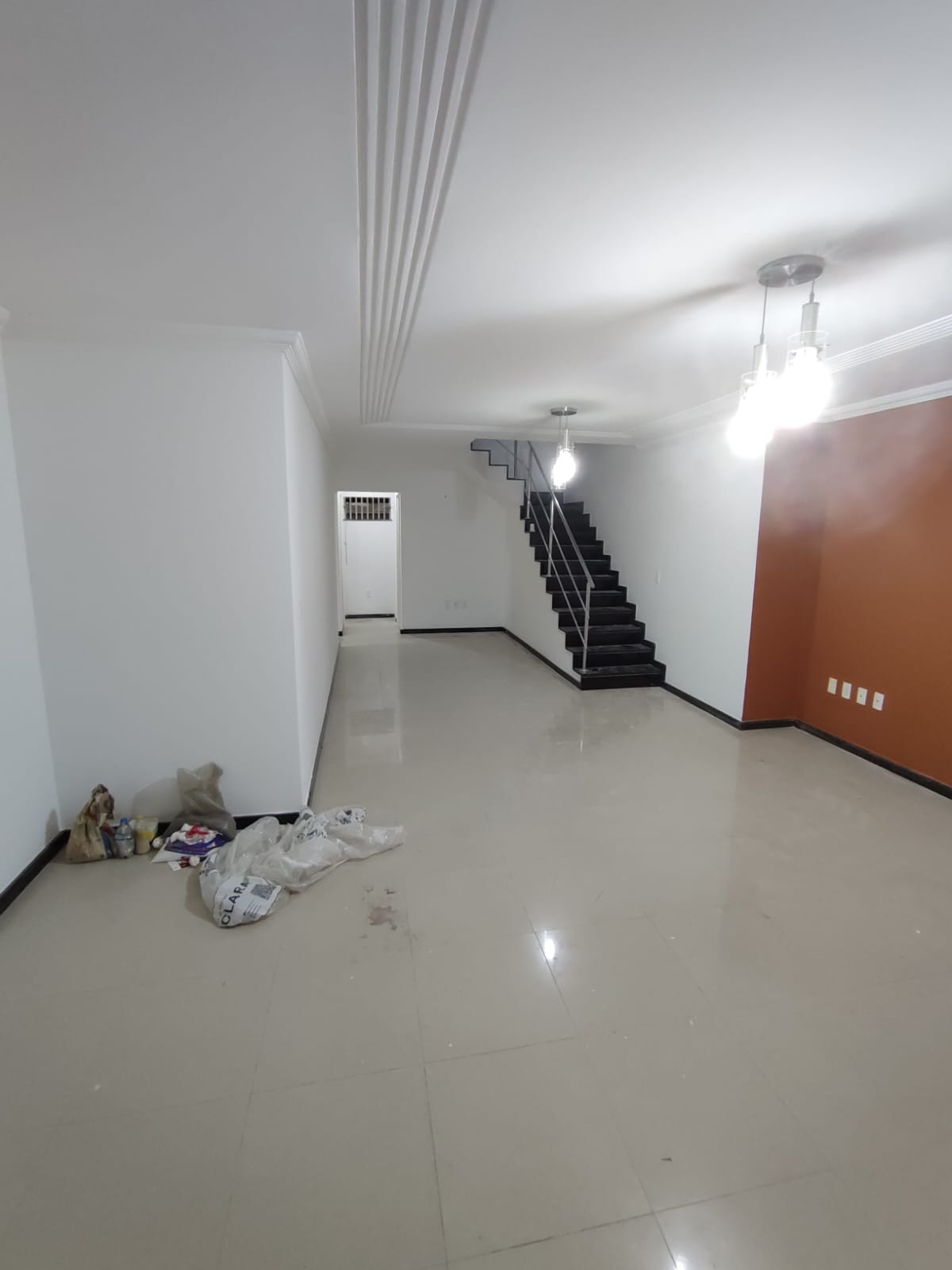 Aluga Casa Ampla com área gourmet no bairro Colonial