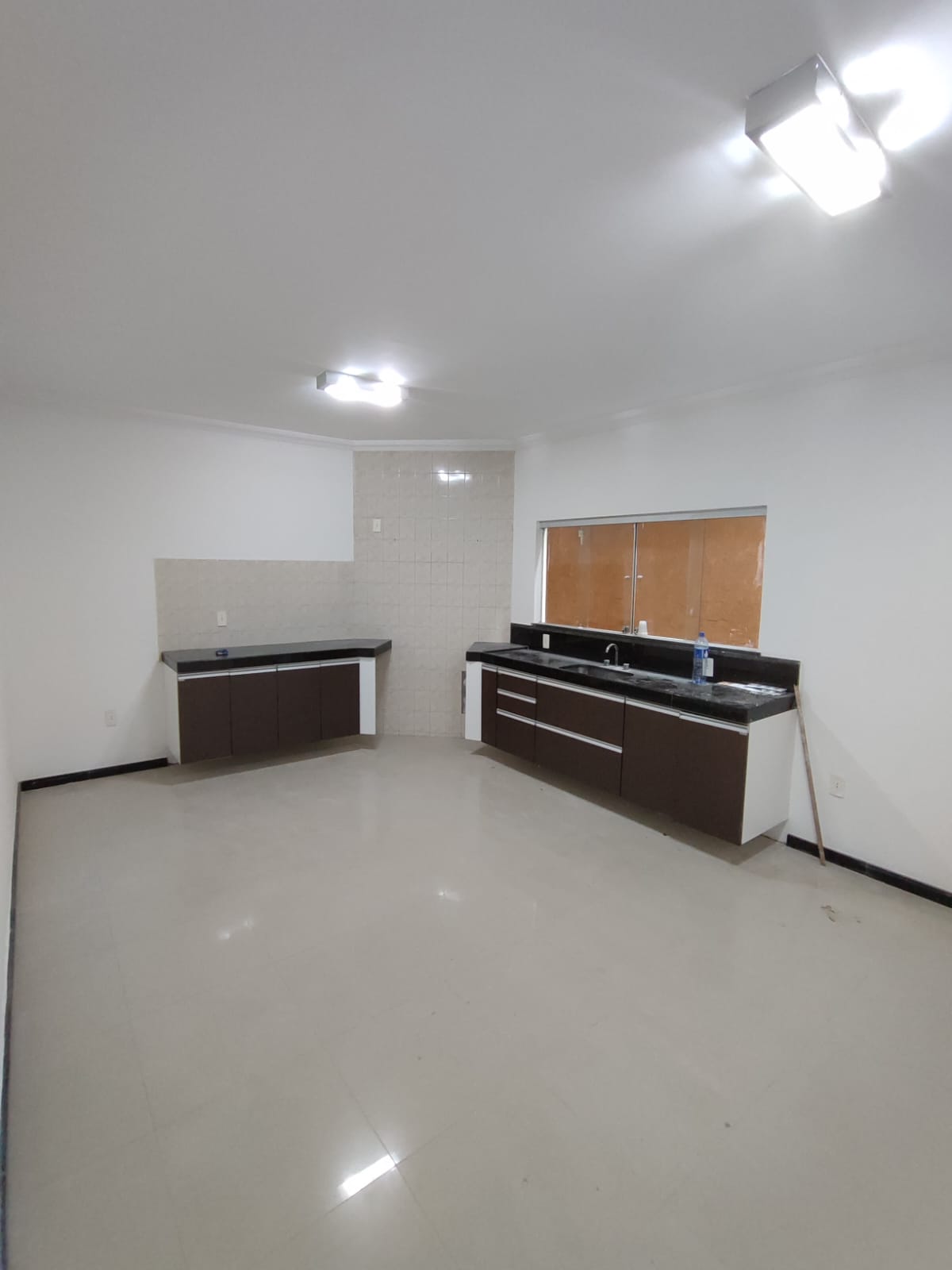 Aluga Casa Ampla com área gourmet no bairro Colonial