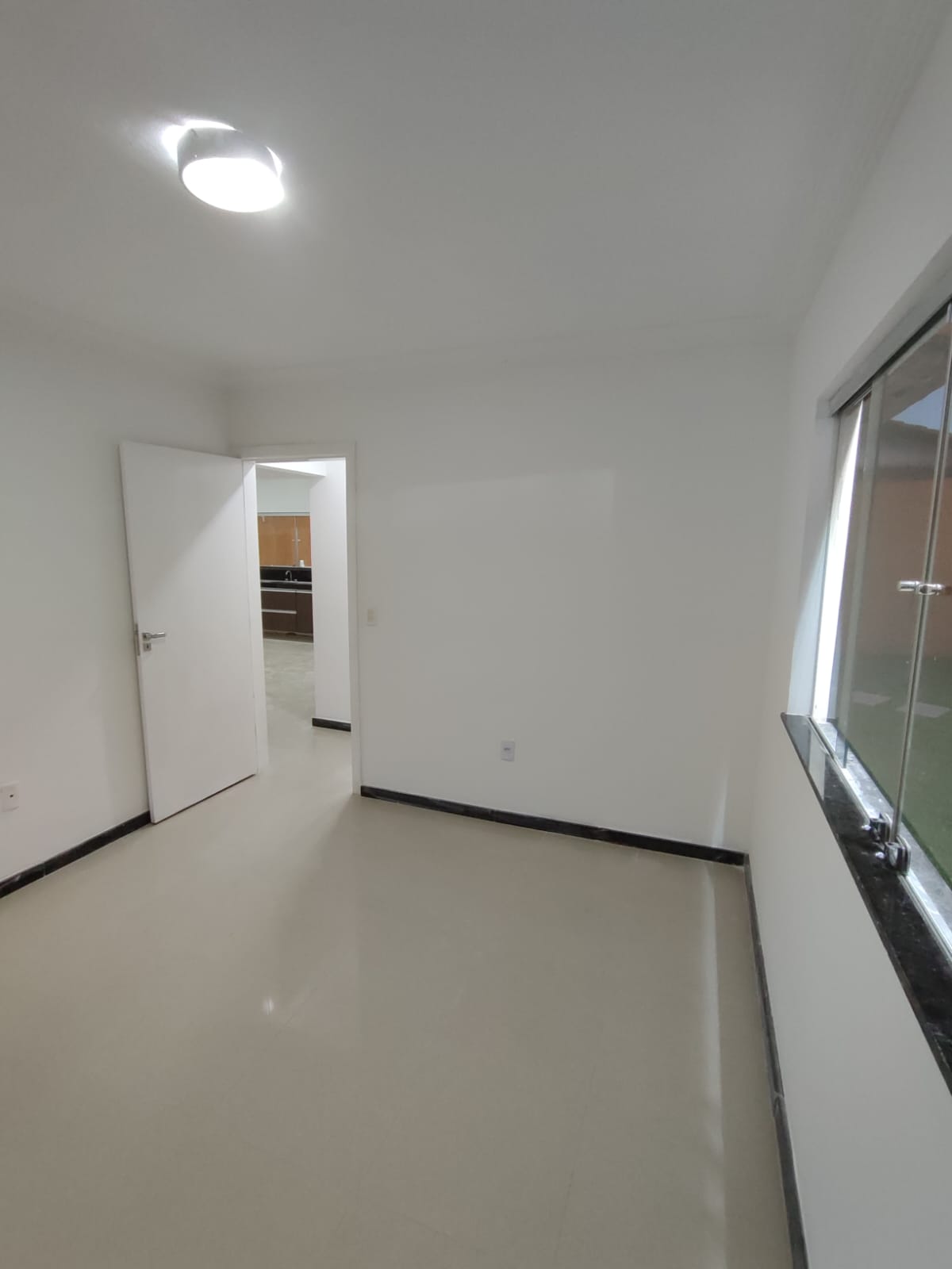 Aluga Casa Ampla com área gourmet no bairro Colonial