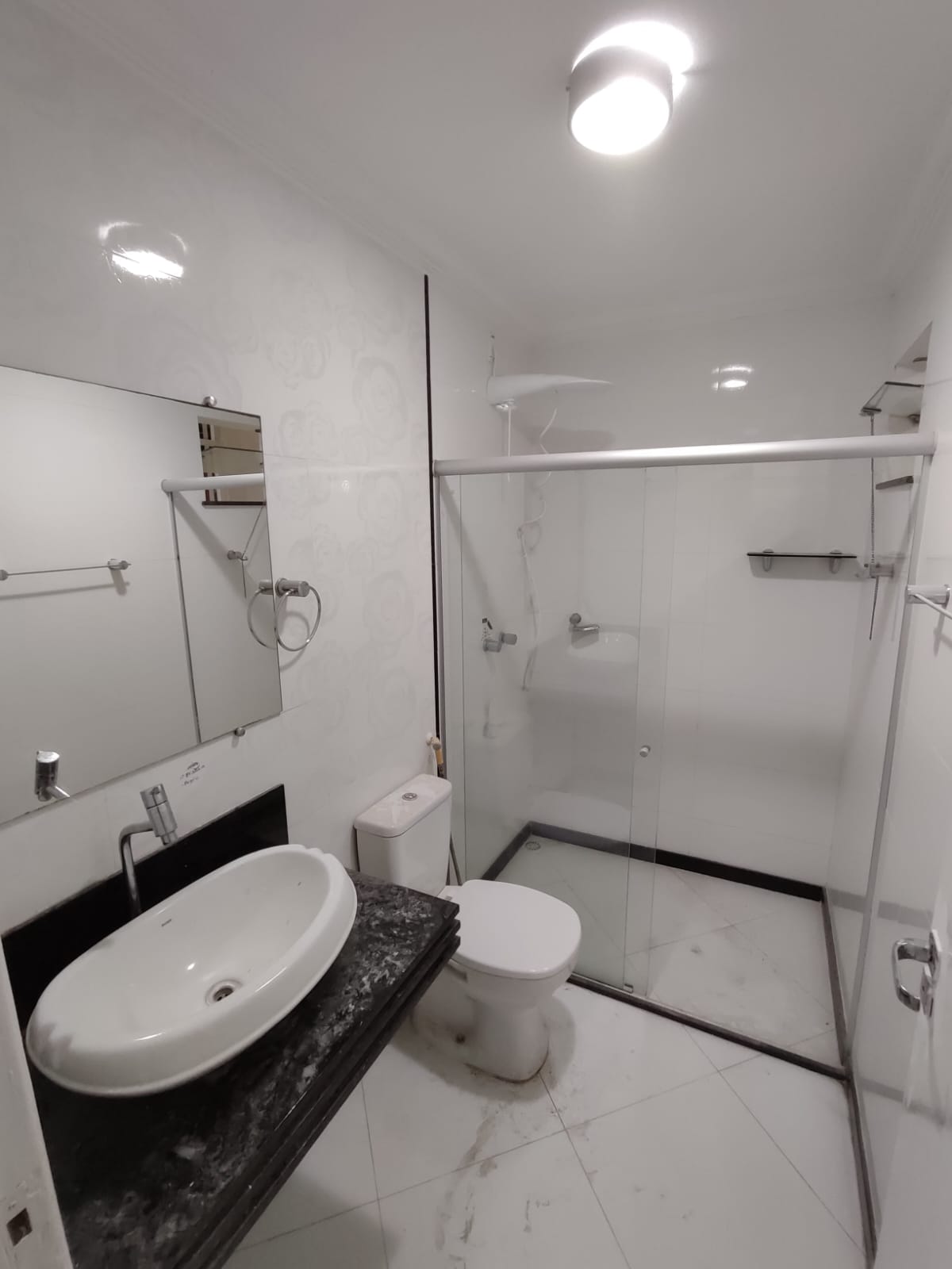 Aluga Casa Ampla com área gourmet no bairro Colonial