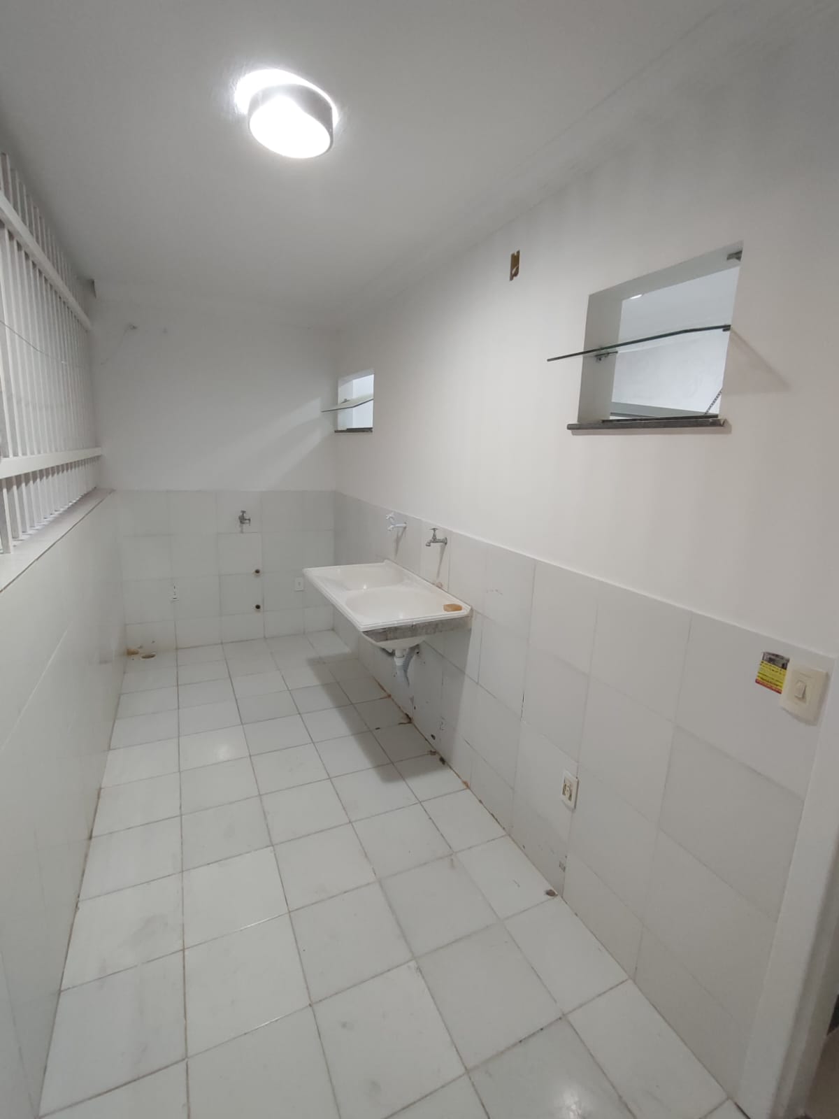 Aluga Casa Ampla com área gourmet no bairro Colonial