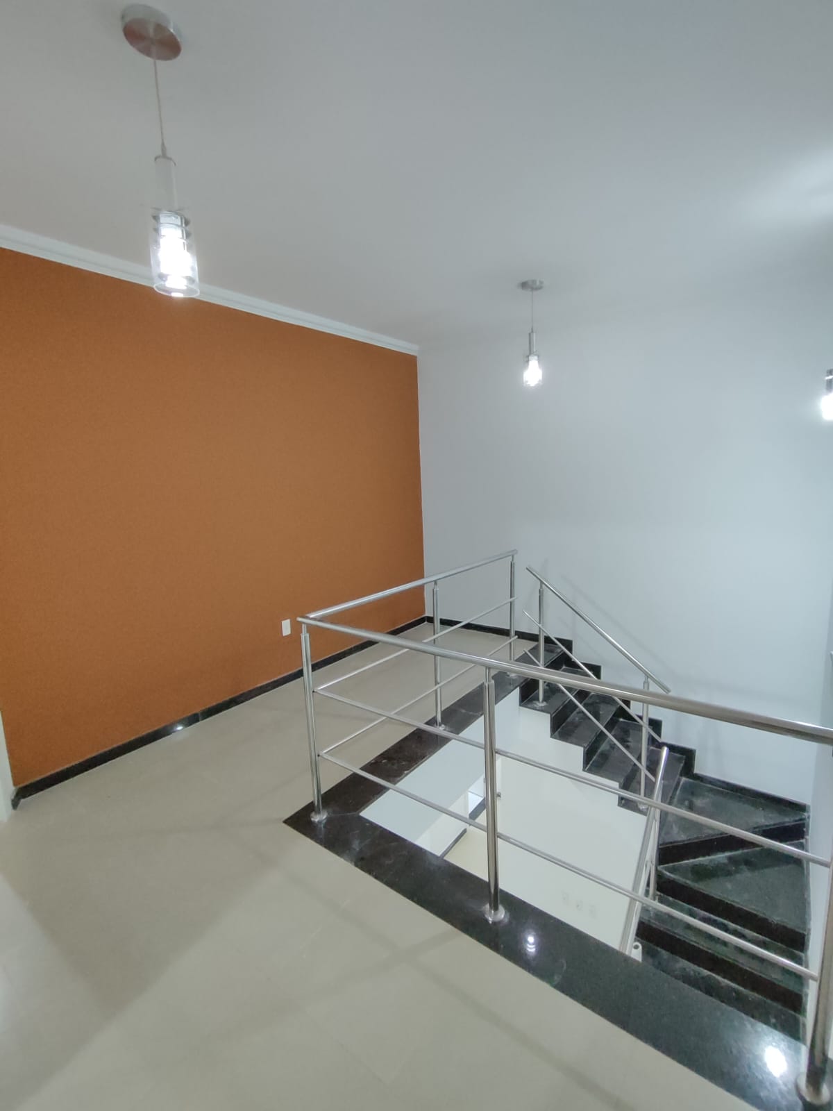 Aluga Casa Ampla com área gourmet no bairro Colonial