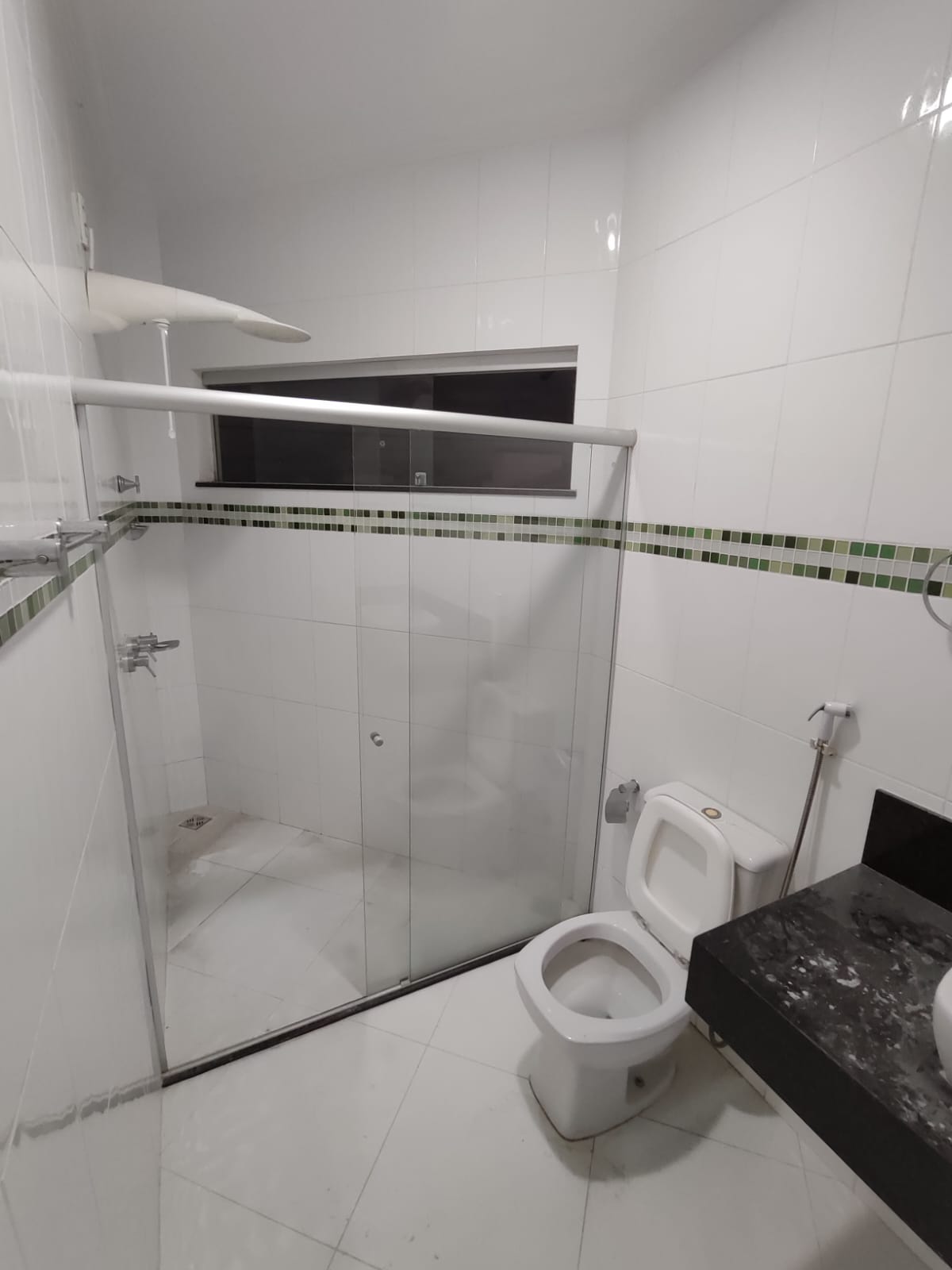 Aluga Casa Ampla com área gourmet no bairro Colonial