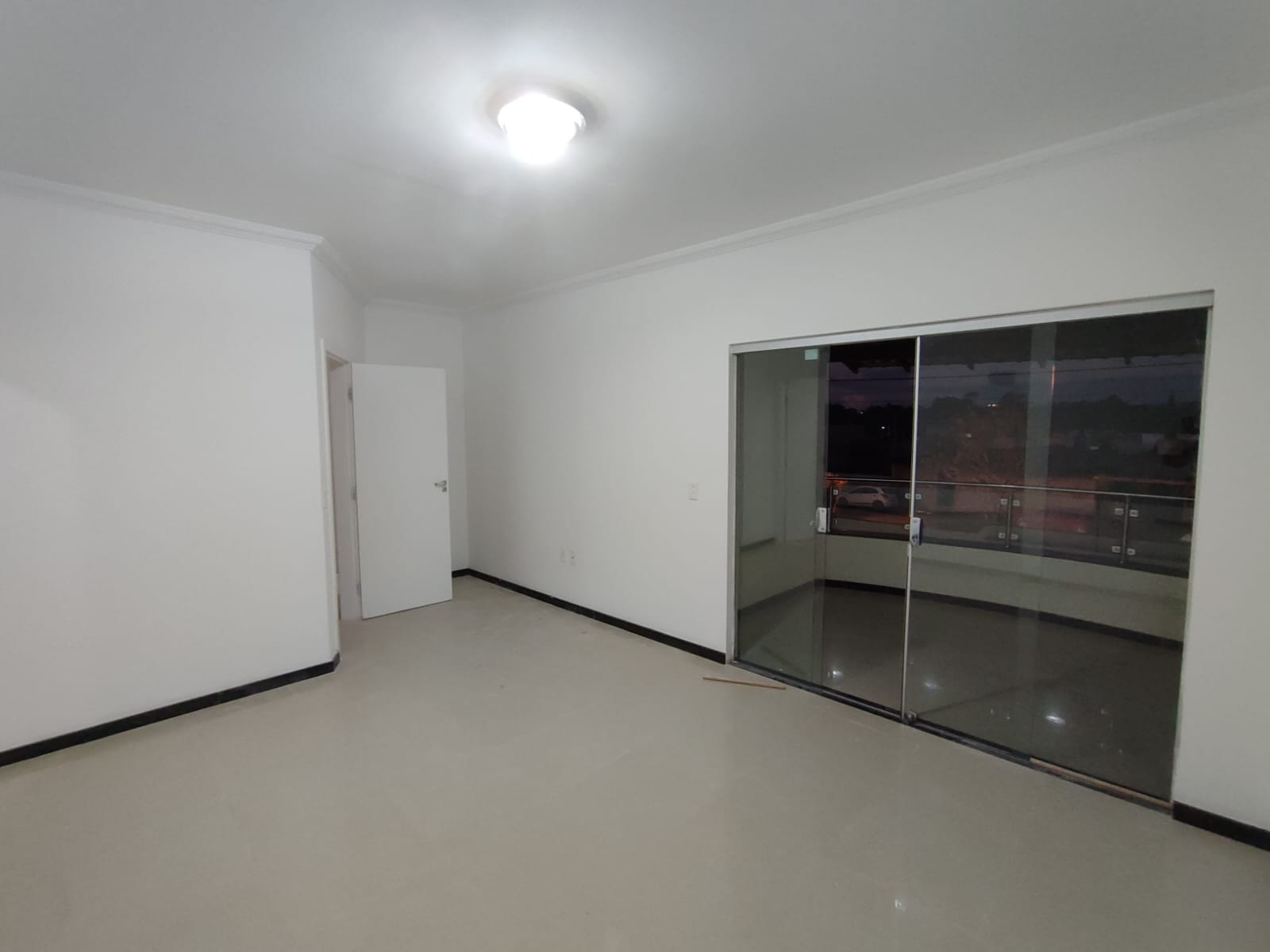 Aluga Casa Ampla com área gourmet no bairro Colonial