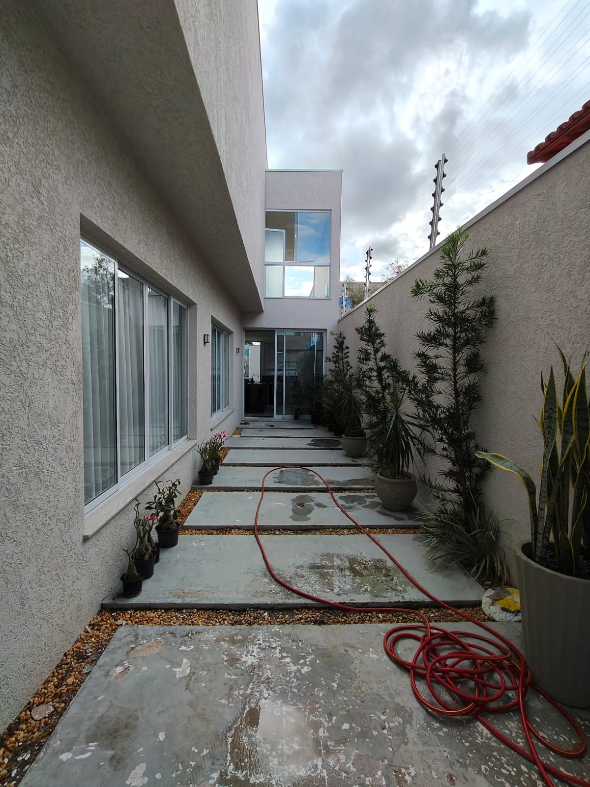 Vende Casa de Alto Padrão no bairro Centauro 