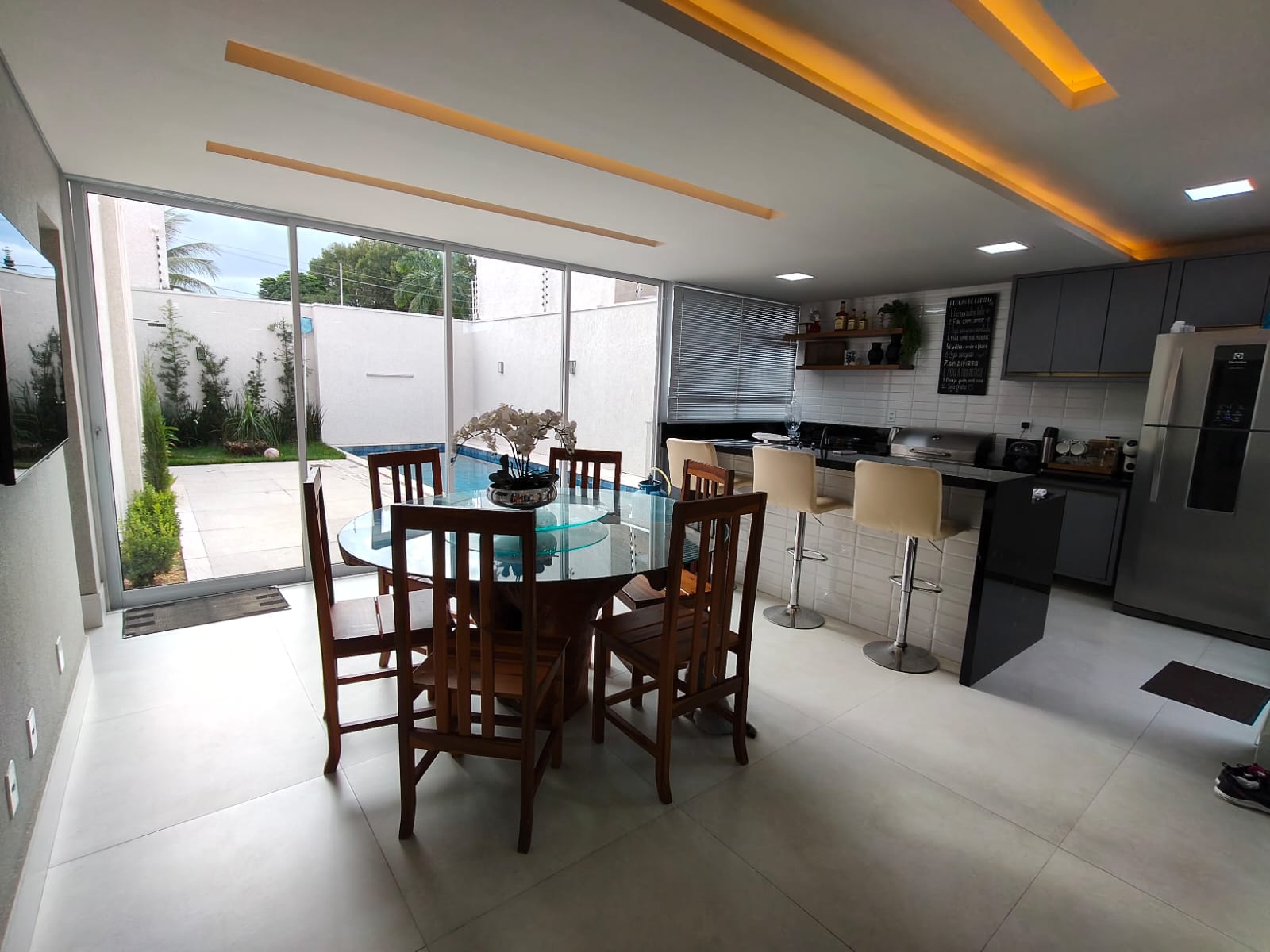 Vende Casa de Alto Padrão no bairro Centauro 
