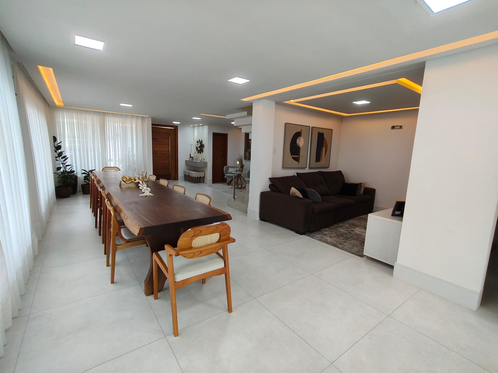 Vende Casa de Alto Padrão no bairro Centauro 