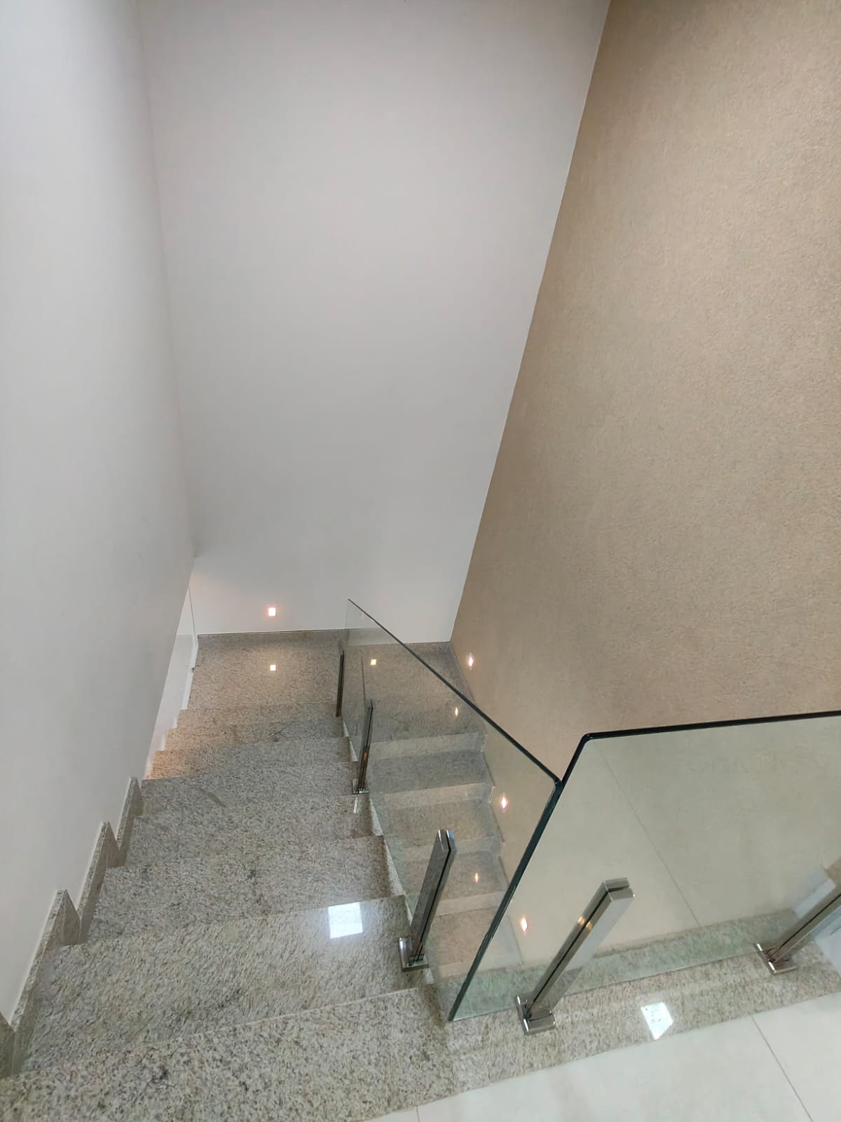 Vende Casa de Alto Padrão no bairro Centauro 