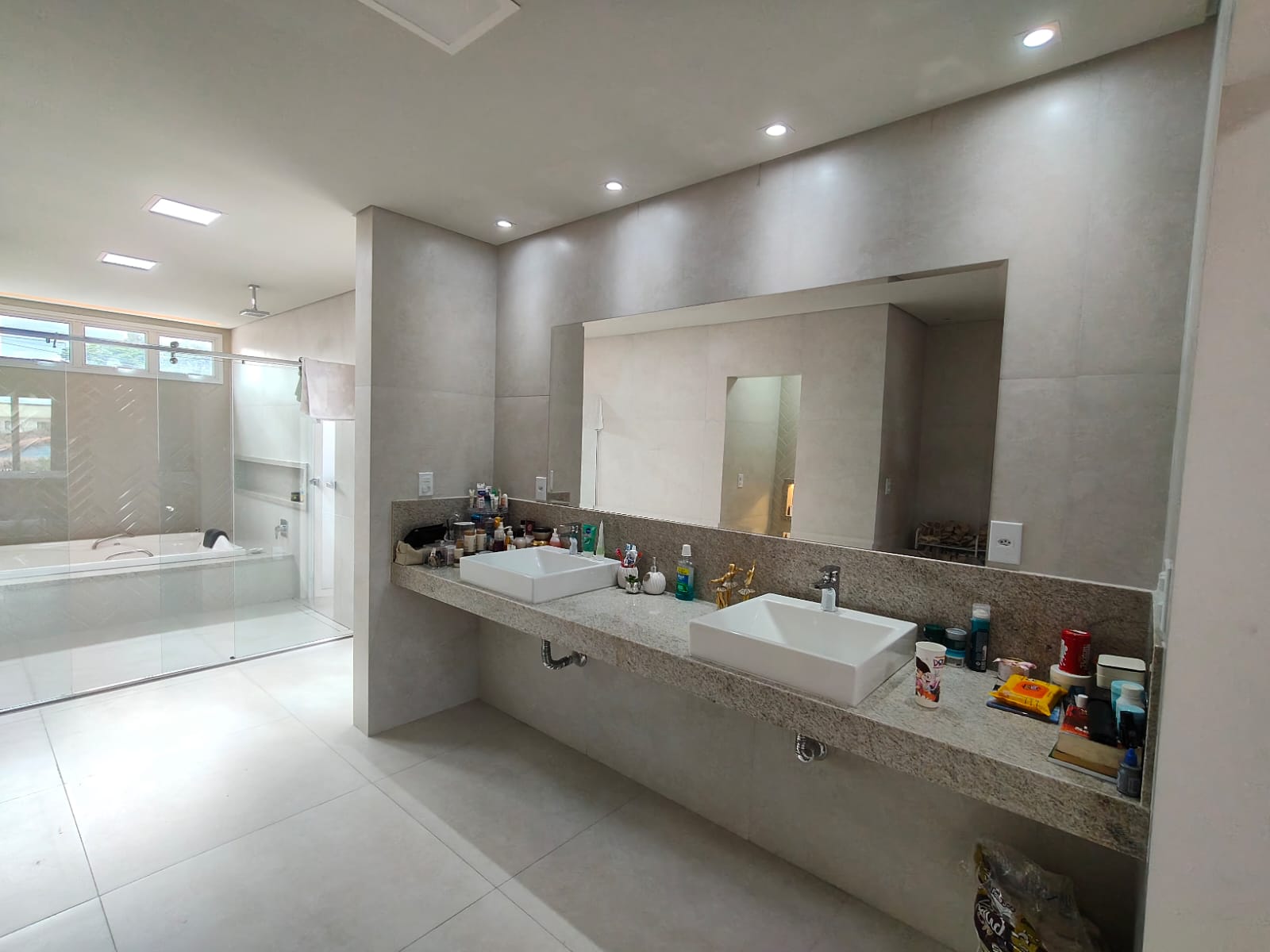 Vende Casa de Alto Padrão no bairro Centauro 