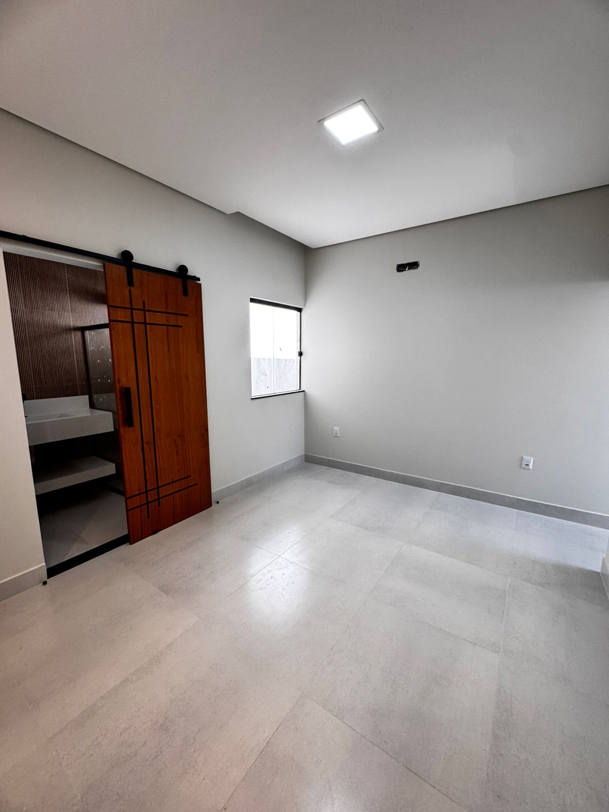 VENDE CASA NO ENCANTO DAS AGUAS