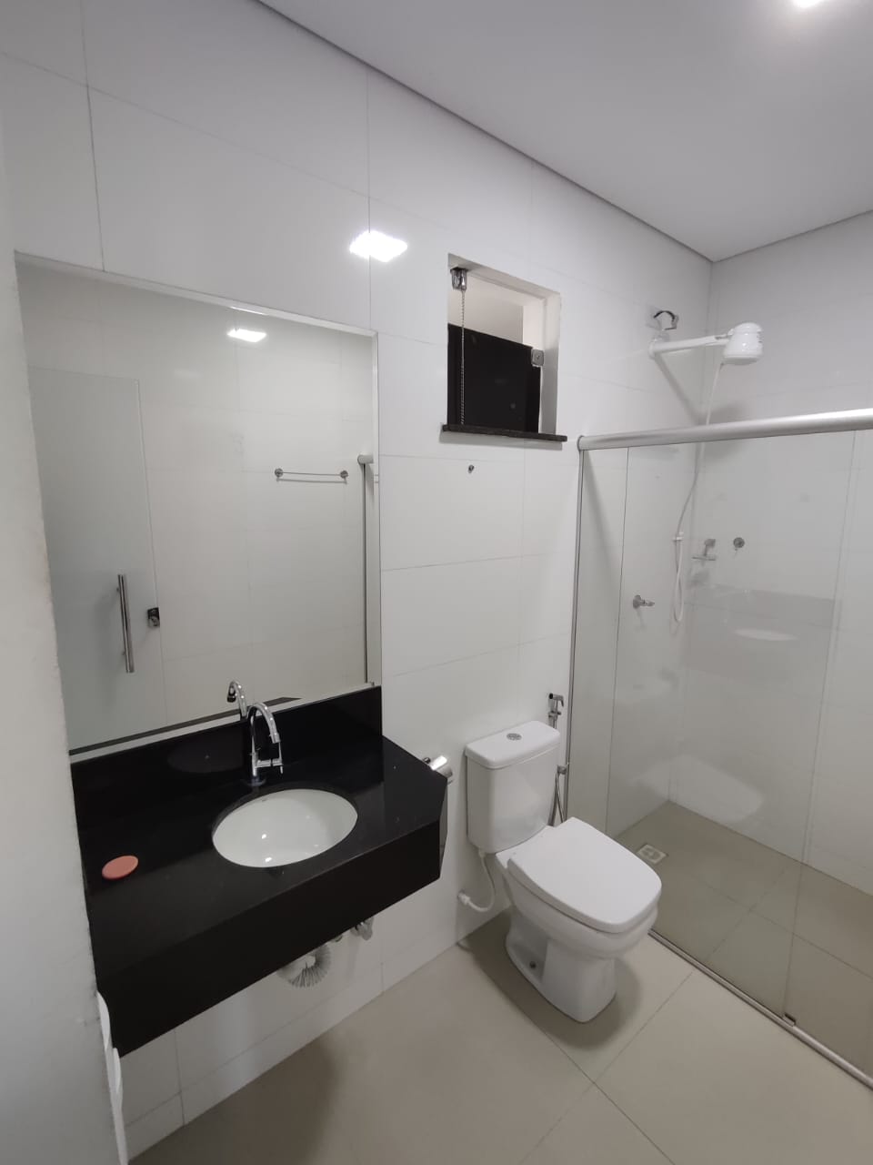 Aluga Apartamento com 3/4 no Centro (Próx. a faculdade Pitágoras -3º ANDAR)