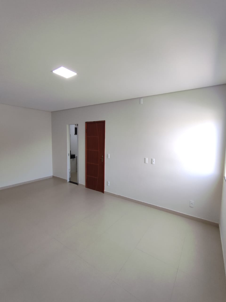Aluga Apartamento com 3/4 no Centro (Próx. a faculdade Pitágoras -3º ANDAR)