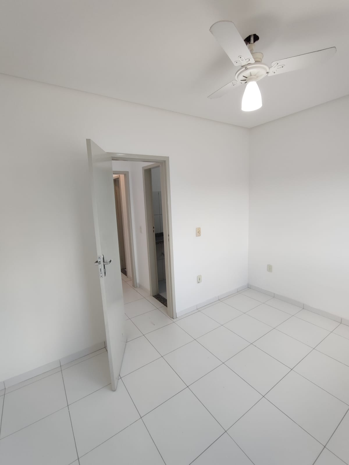 Aluga Apartamento no Bairro Alamar