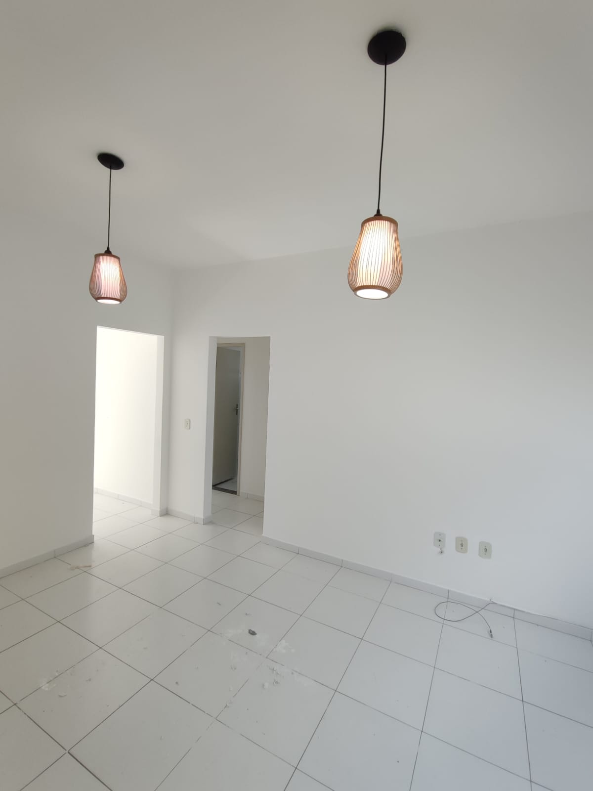 Aluga Apartamento Térreo (Fundos) no Bairro Alamar