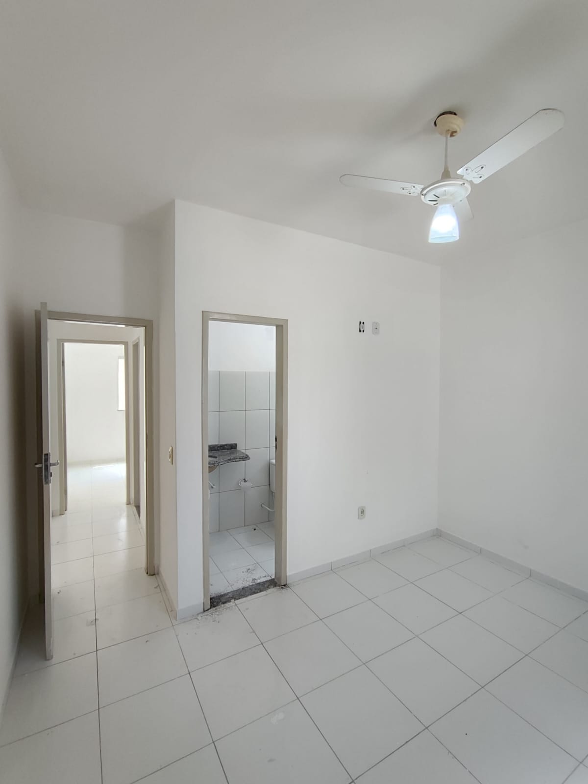 Aluga Apartamento Térreo (Fundos) no Bairro Alamar