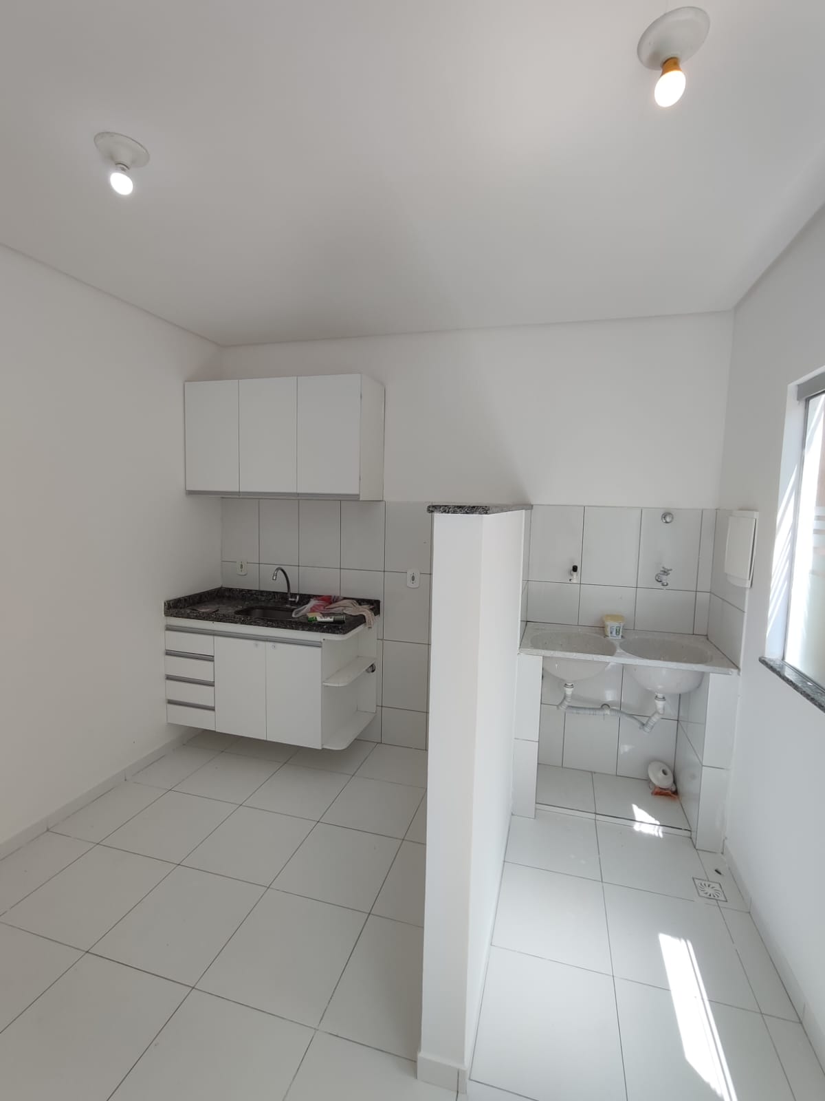 Aluga Apartamento Térreo (Fundos) no Bairro Alamar