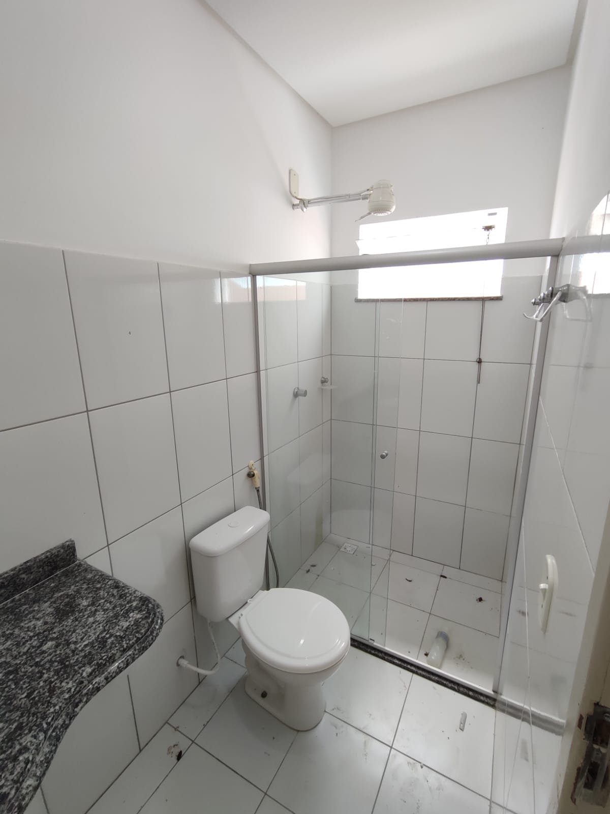 Aluga Apartamento Térreo (Fundos) no Bairro Alamar