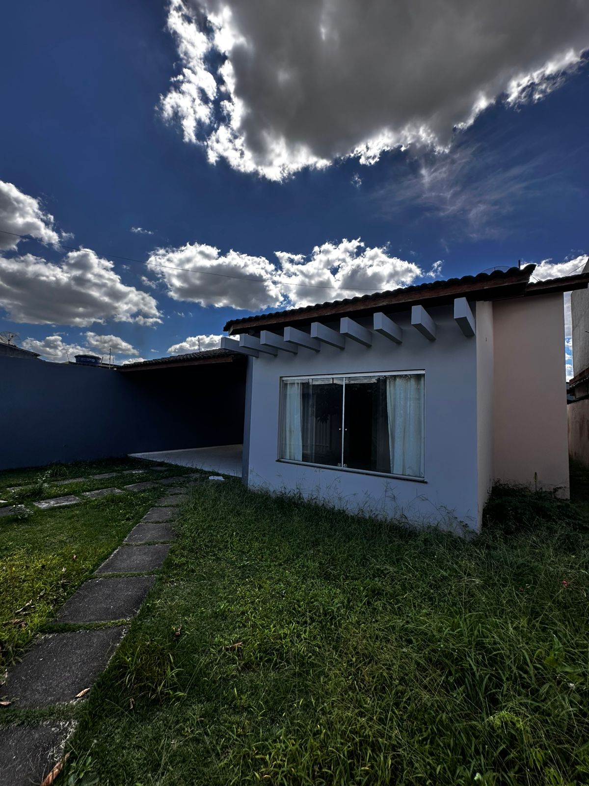 Vende Casa Ampla no bairro Dinah Borges 