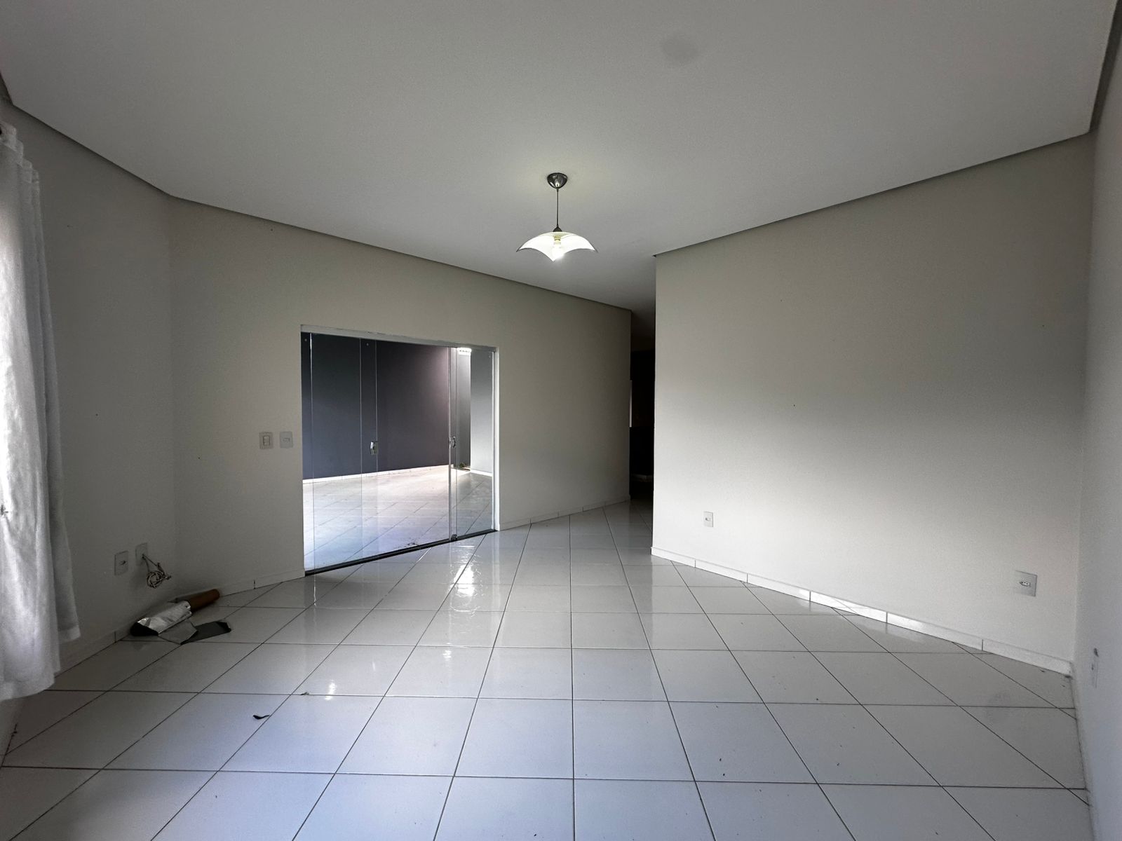 Vende Casa Ampla no bairro Dinah Borges 