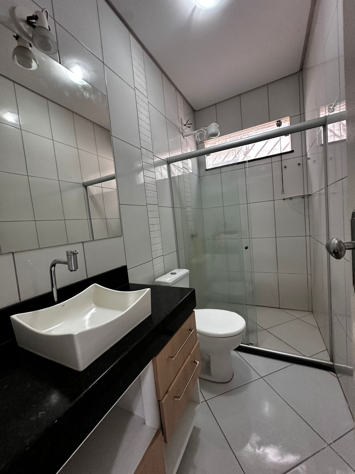 Vende Casa Ampla no bairro Dinah Borges 