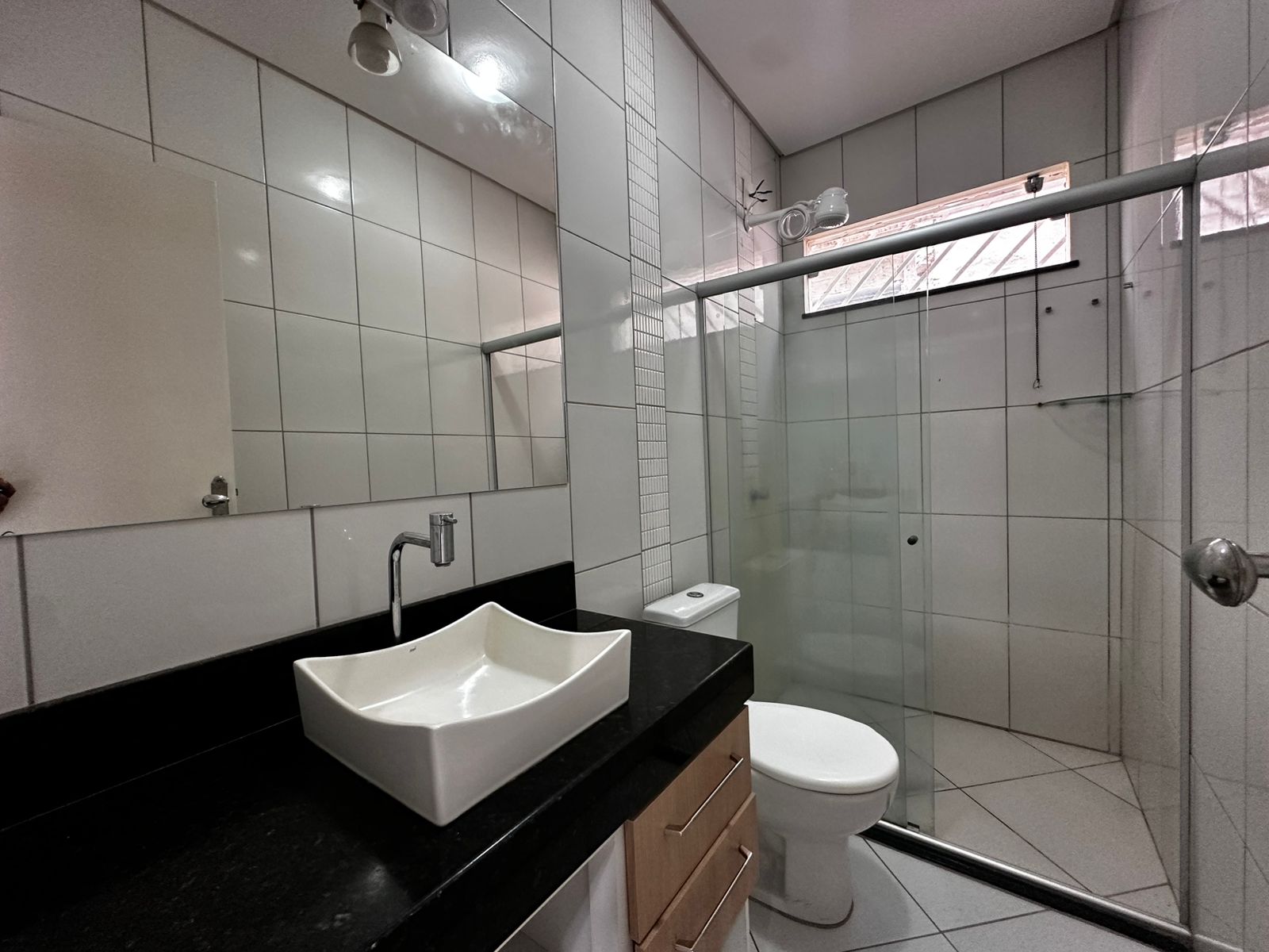 Vende Casa Ampla no bairro Dinah Borges 