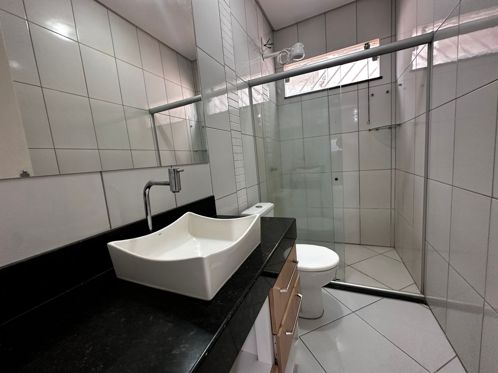 Vende Casa Ampla no bairro Dinah Borges 